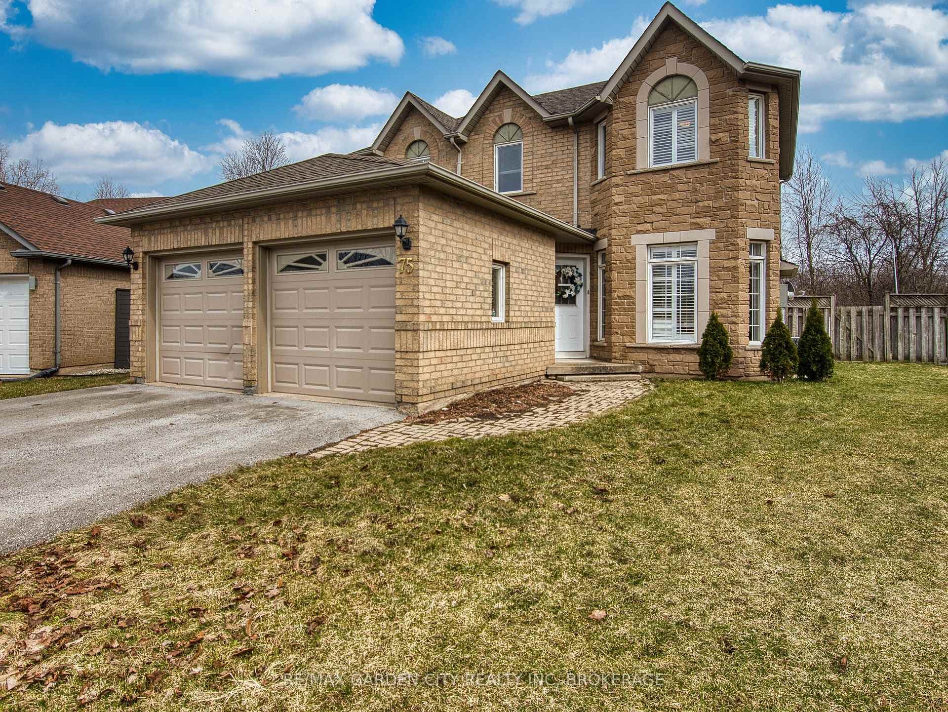 Welcome to 75 Jackson Crt E