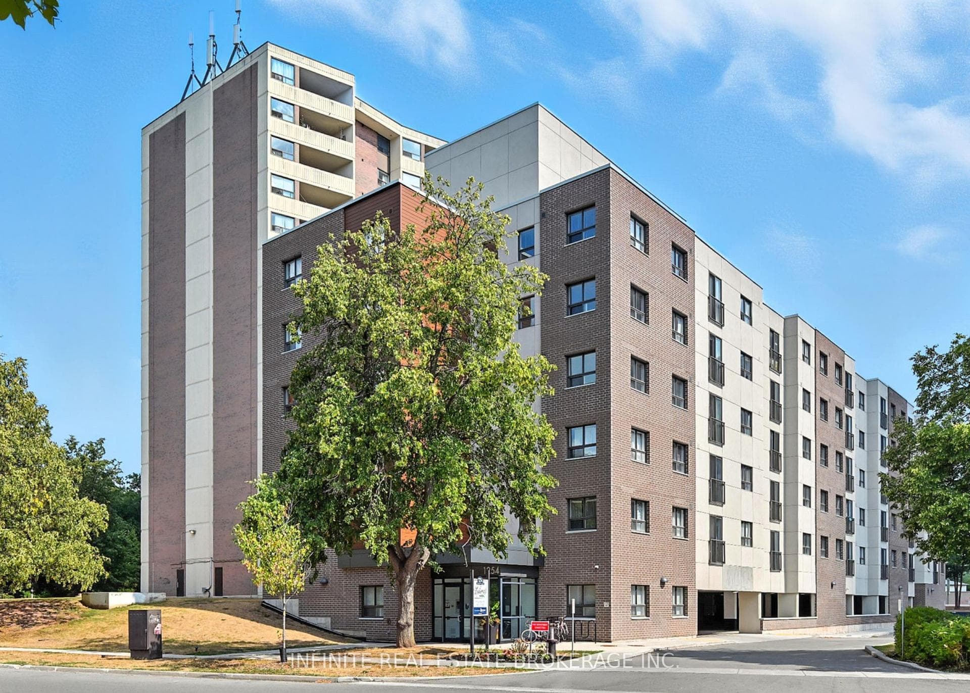 1254 Marlborough Court Unit 608, Oakville, ON L6H 7X6 - Photo 1