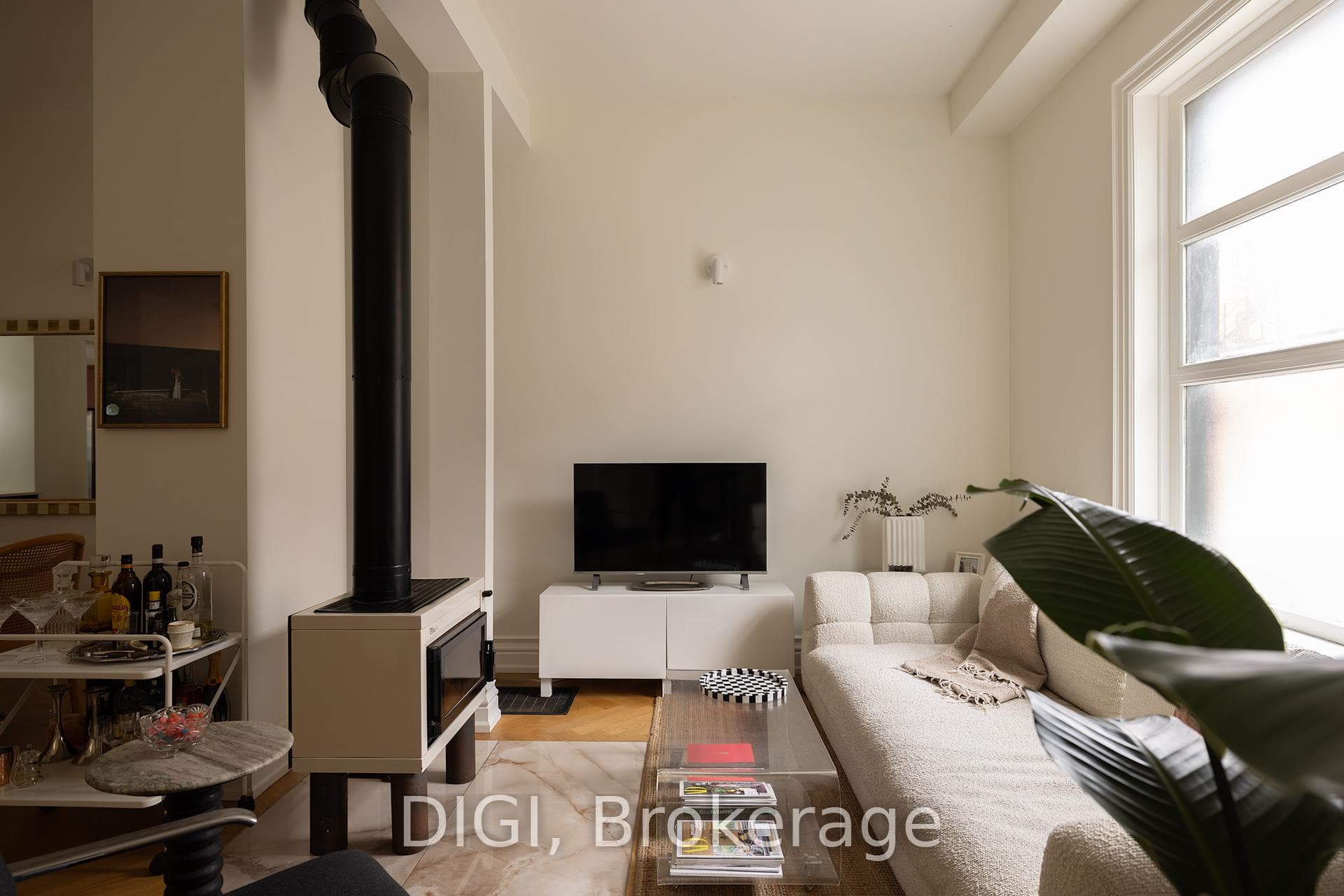 5 Palmerston Avenue, Downtown Toronto / Waterfront, ON M6J 2H8 - Photo 1