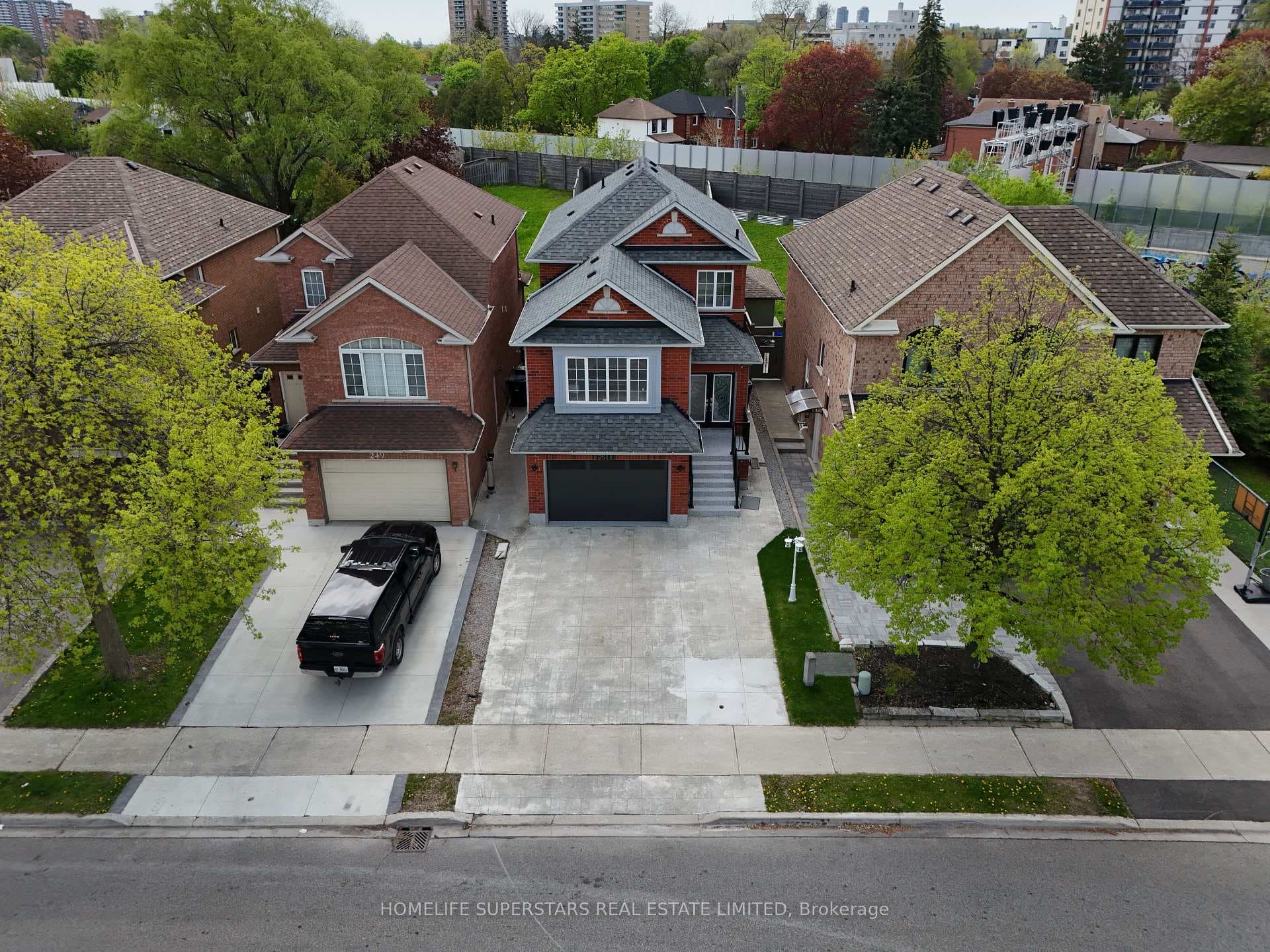 251 Queenslea Avenue, Toronto W04