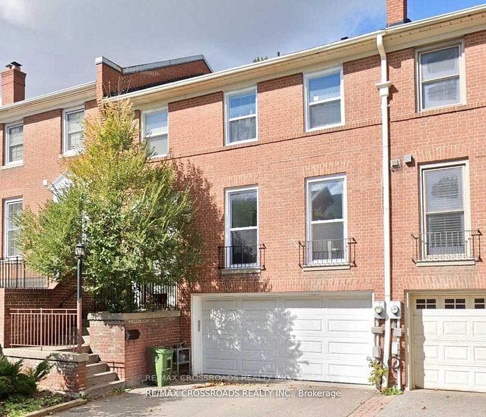 4 Mallingham Court, Willowdale / Newtonbrook, ON M2N 6G4 - Photo 1