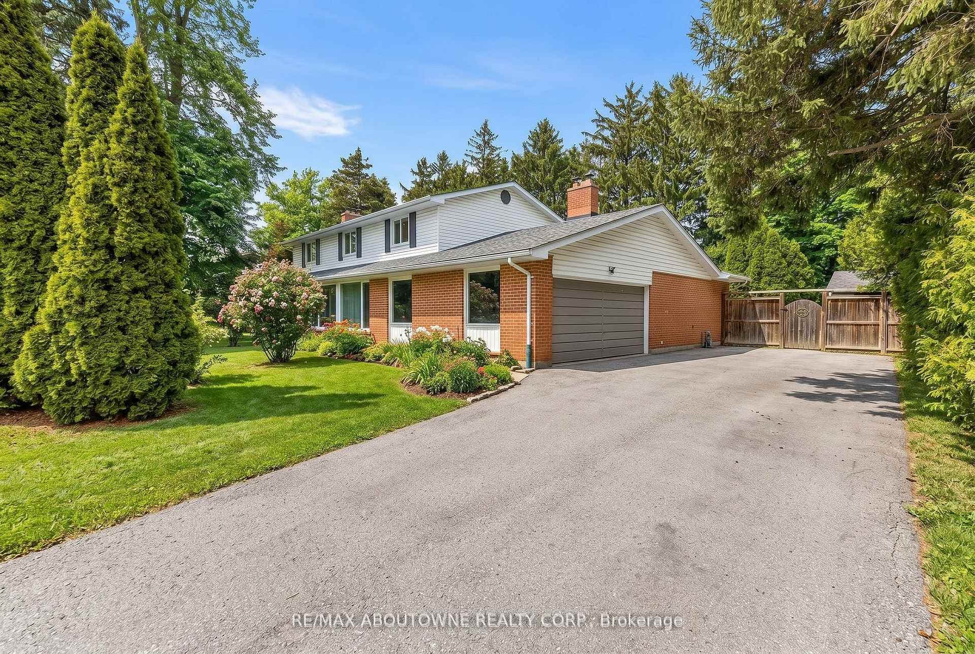 145 Wolfdale Avenue, Oakville, ON L6L 4R9 - Photo 1