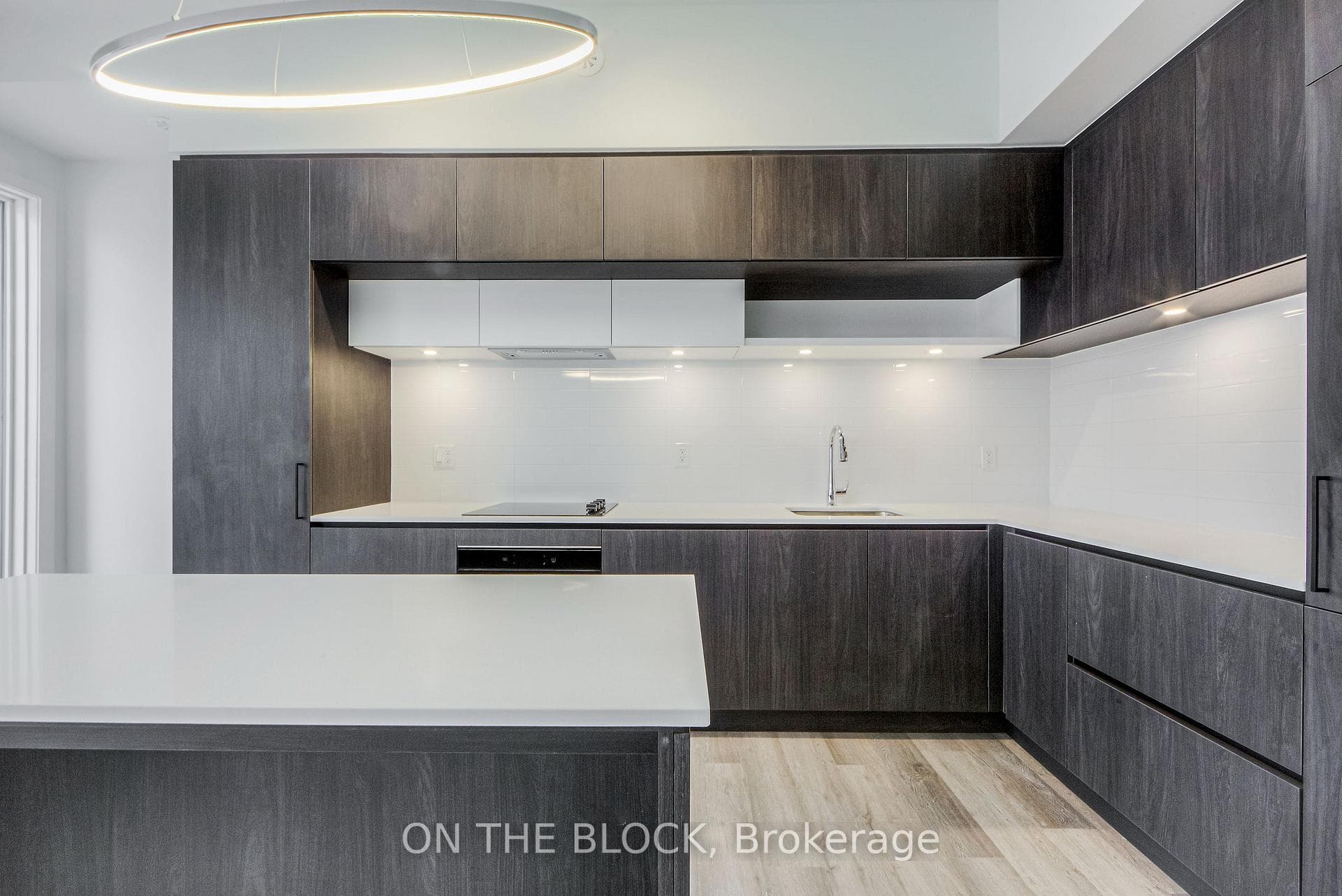 15 David Eyer Road Unit 1415, Richmond Hill