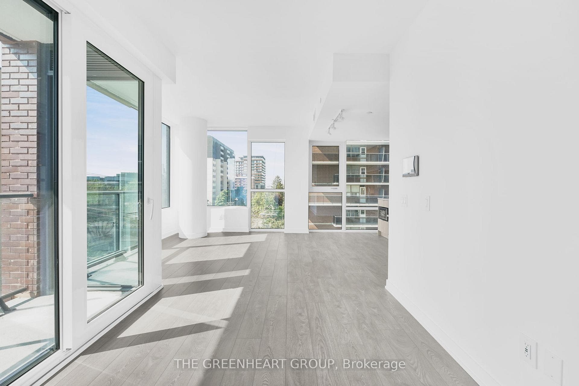 28 Ann Street Unit 409, Mississauga, ON L5G 3G1 - Photo 1