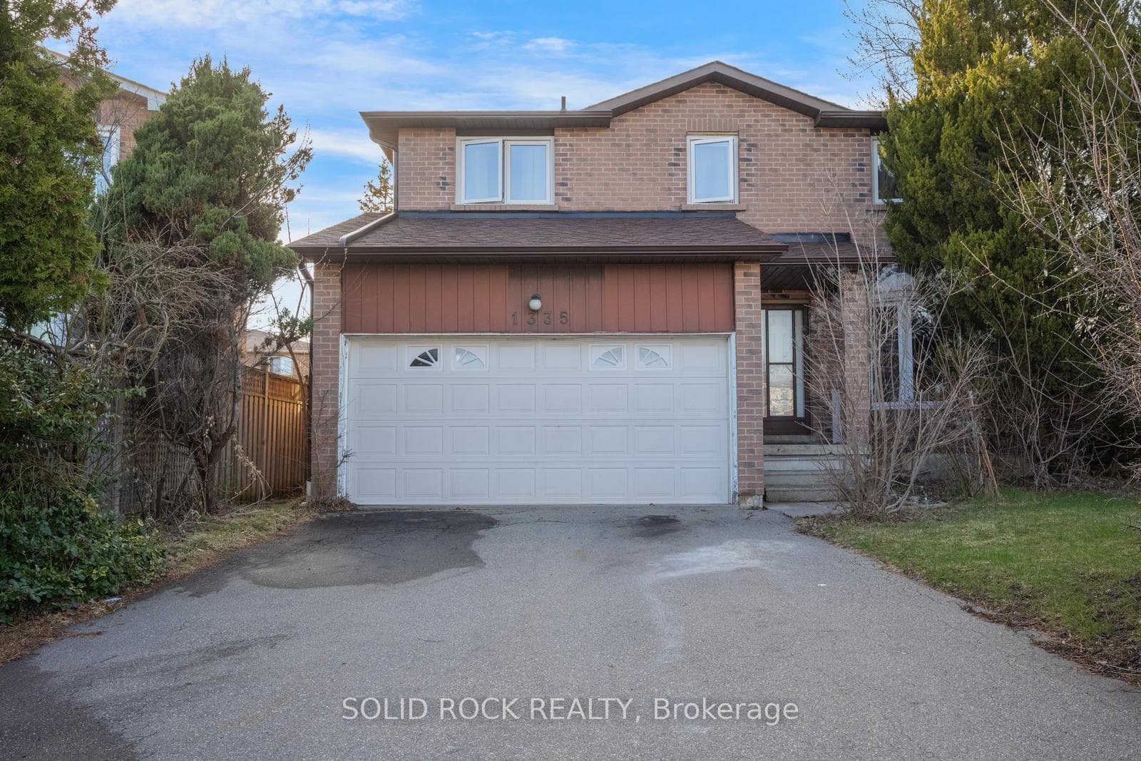 1335 Quinpool Court, Mississauga, ON L5C 4J3 - Photo 1