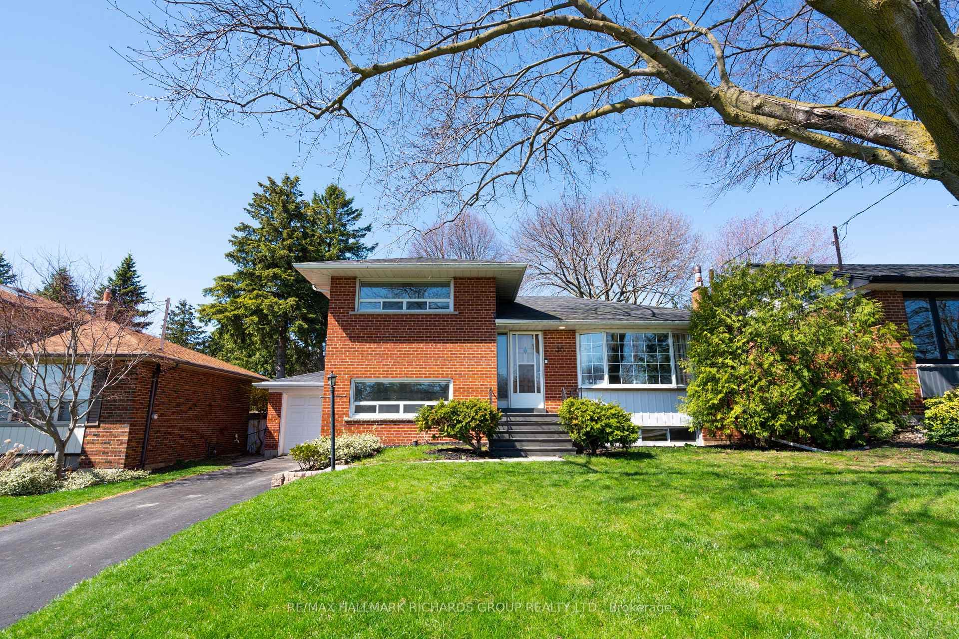 30 Fairhill Crescent, Don Mills / Parkwoods / Victoria Village, ON M3A 1N6 - Photo 1