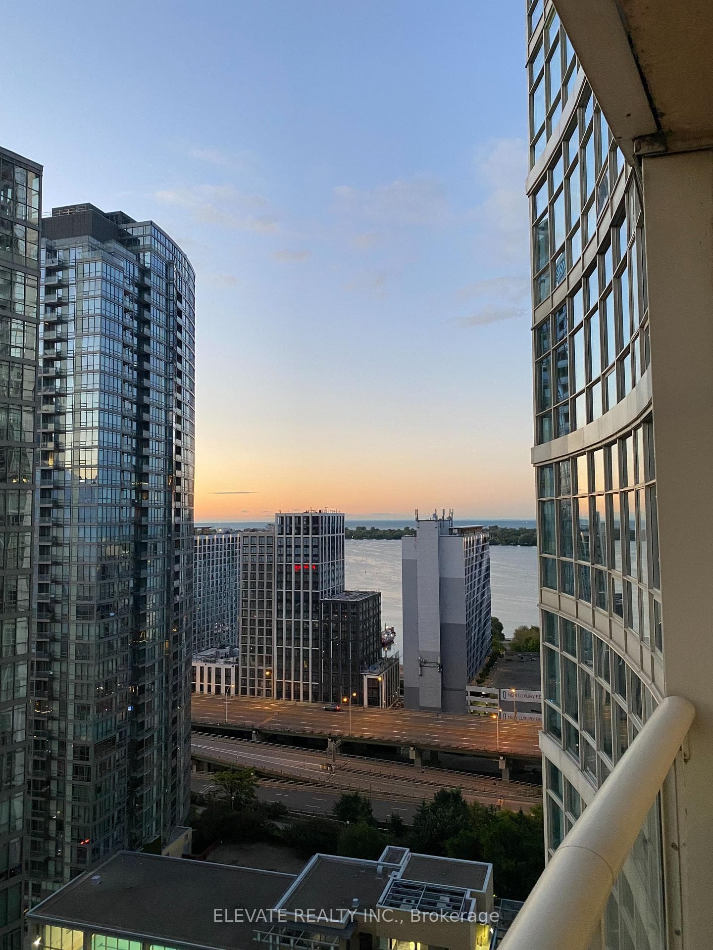 10 Navy Wharf Court Unit 2508, Downtown Toronto / Waterfront, ON M5V 3V2 - Photo 1