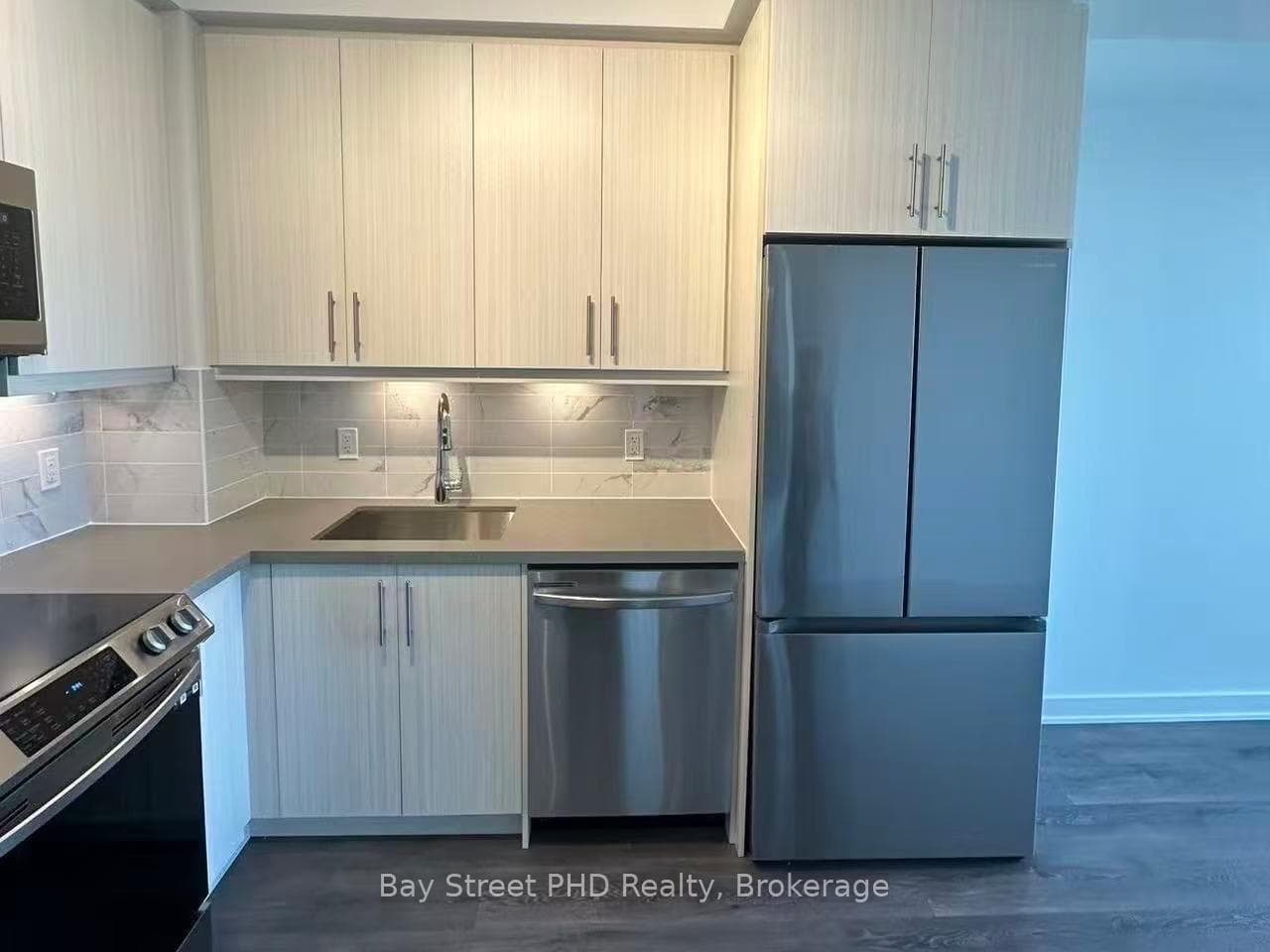 105 ONEIDA Crescent Unit 1101, Richmond Hill, ON L4B 0H6 - Photo 1