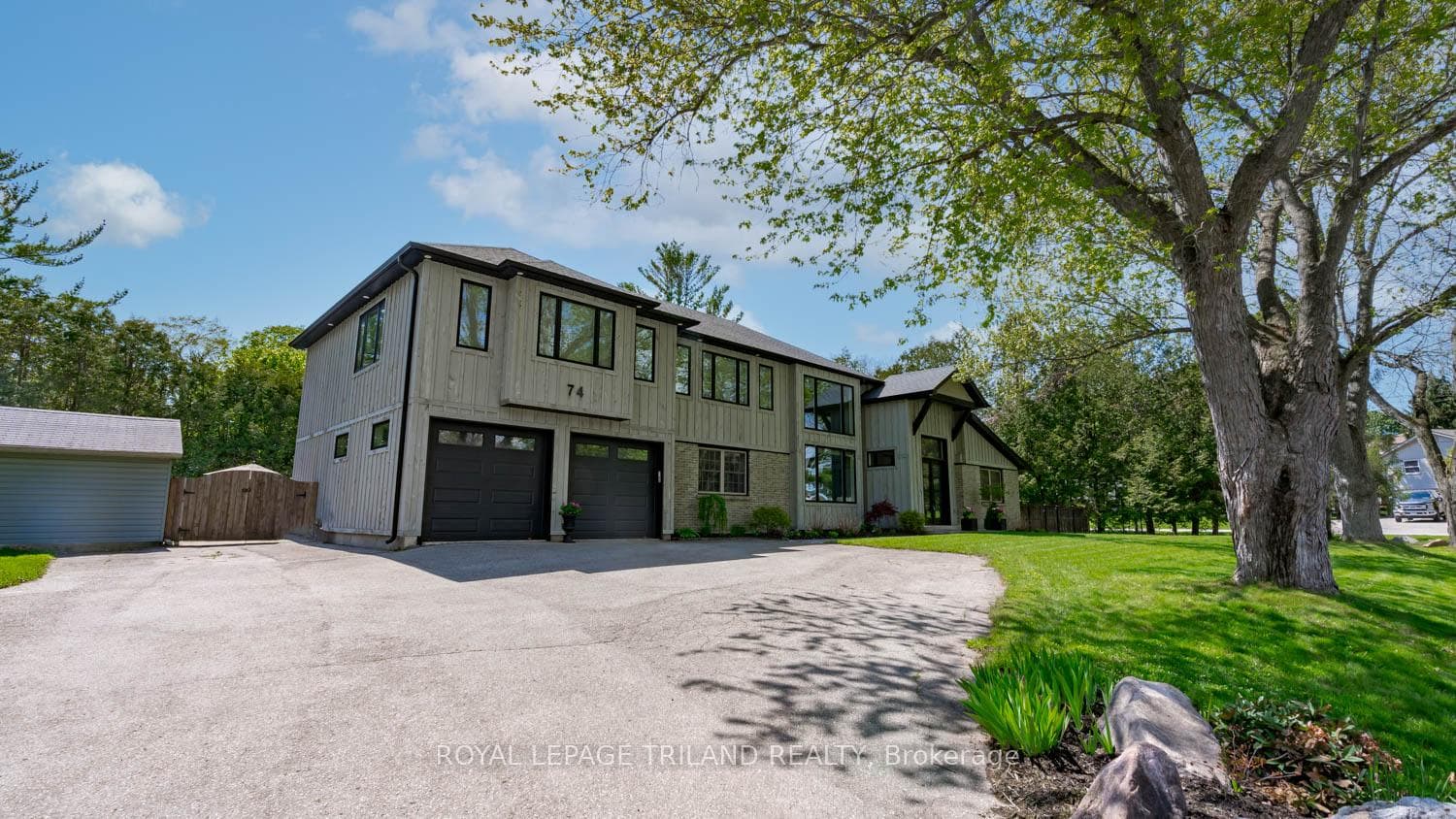 Beautiful updated home in quiet Kilworth!