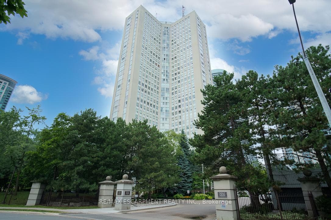 3650 Kaneff Crescent Unit 806, Mississauga, ON L5A 4A1 - Photo 1