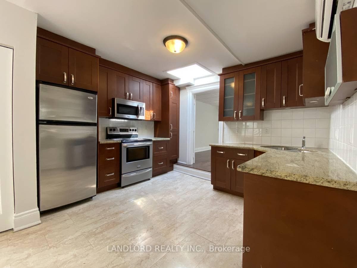 343 St. Clair Avenue Unit D, Annex / Yorkville / Summerhill, ON M5P 1N3 - Photo 1