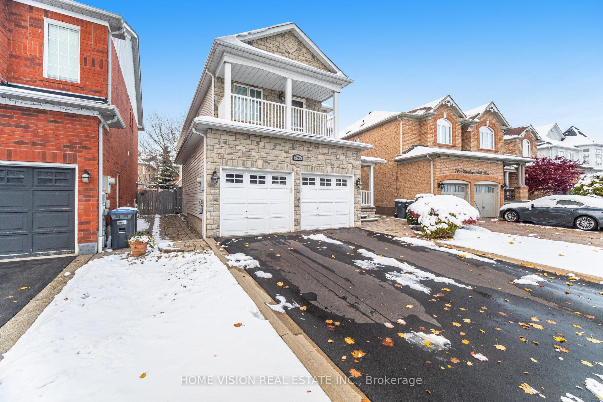 799 Silverthorn Mill Avenue, Mississauga, ON L5W 1A9 - Photo 1