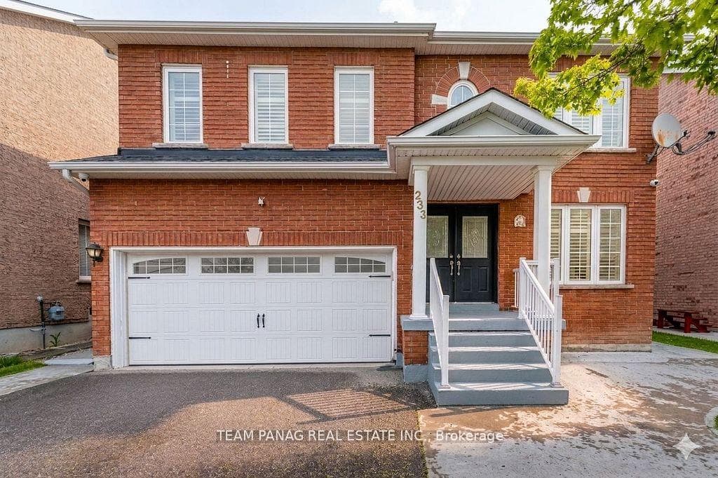 233 Queen Mary Drive, Brampton, ON L7A 3L3 - Photo 1