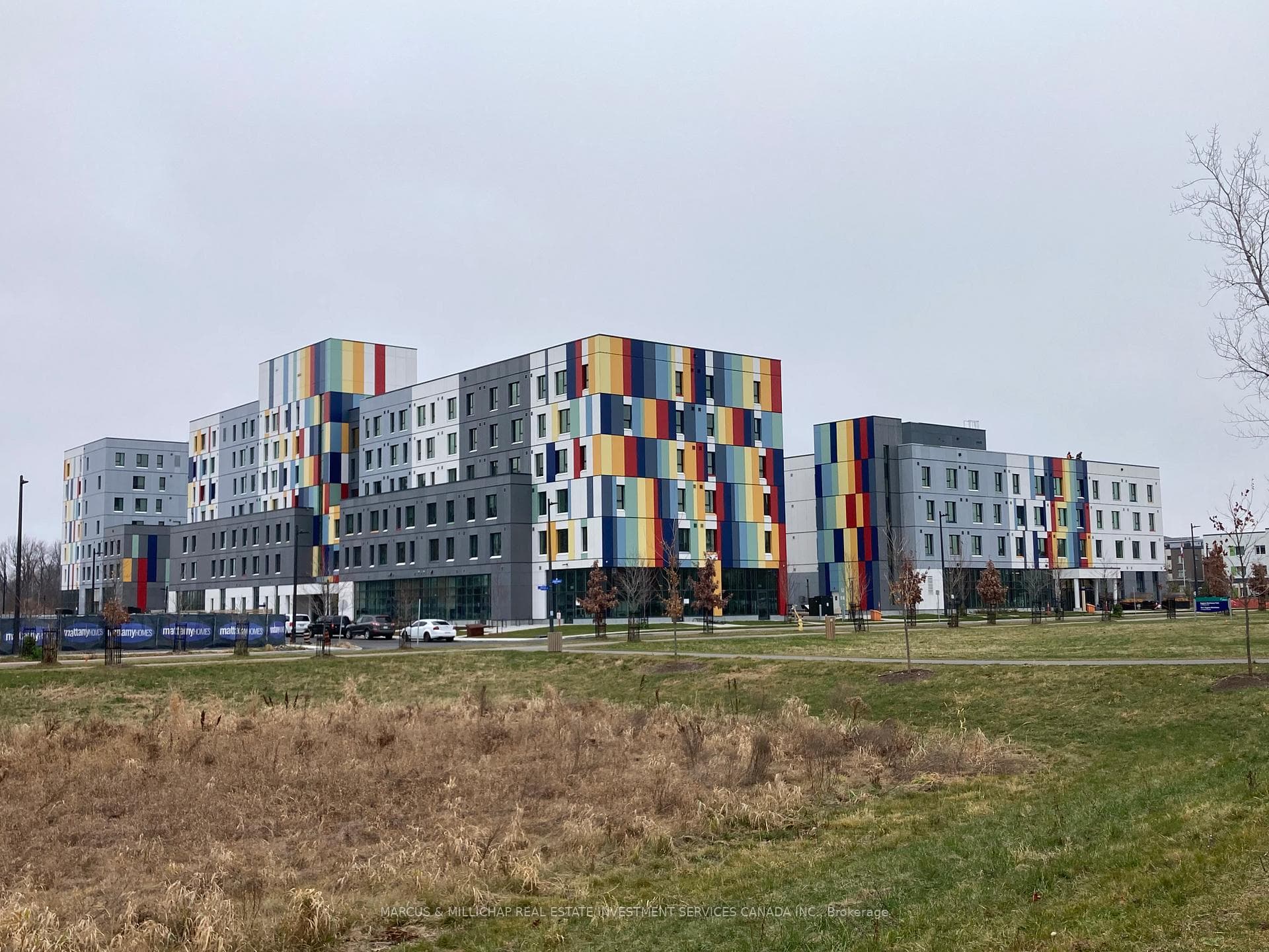 695 Mikinak Road, Manor Park - Cardinal Glen and Area, ON K1K 5B7 - Photo 1