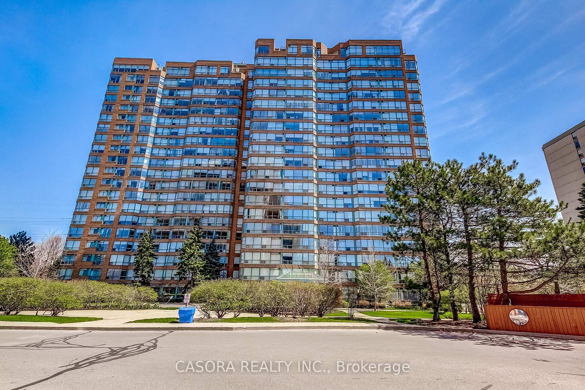 1276 Maple Crossing Boulevard Unit 1112, Burlington, ON L7S 2J9 - Photo 1