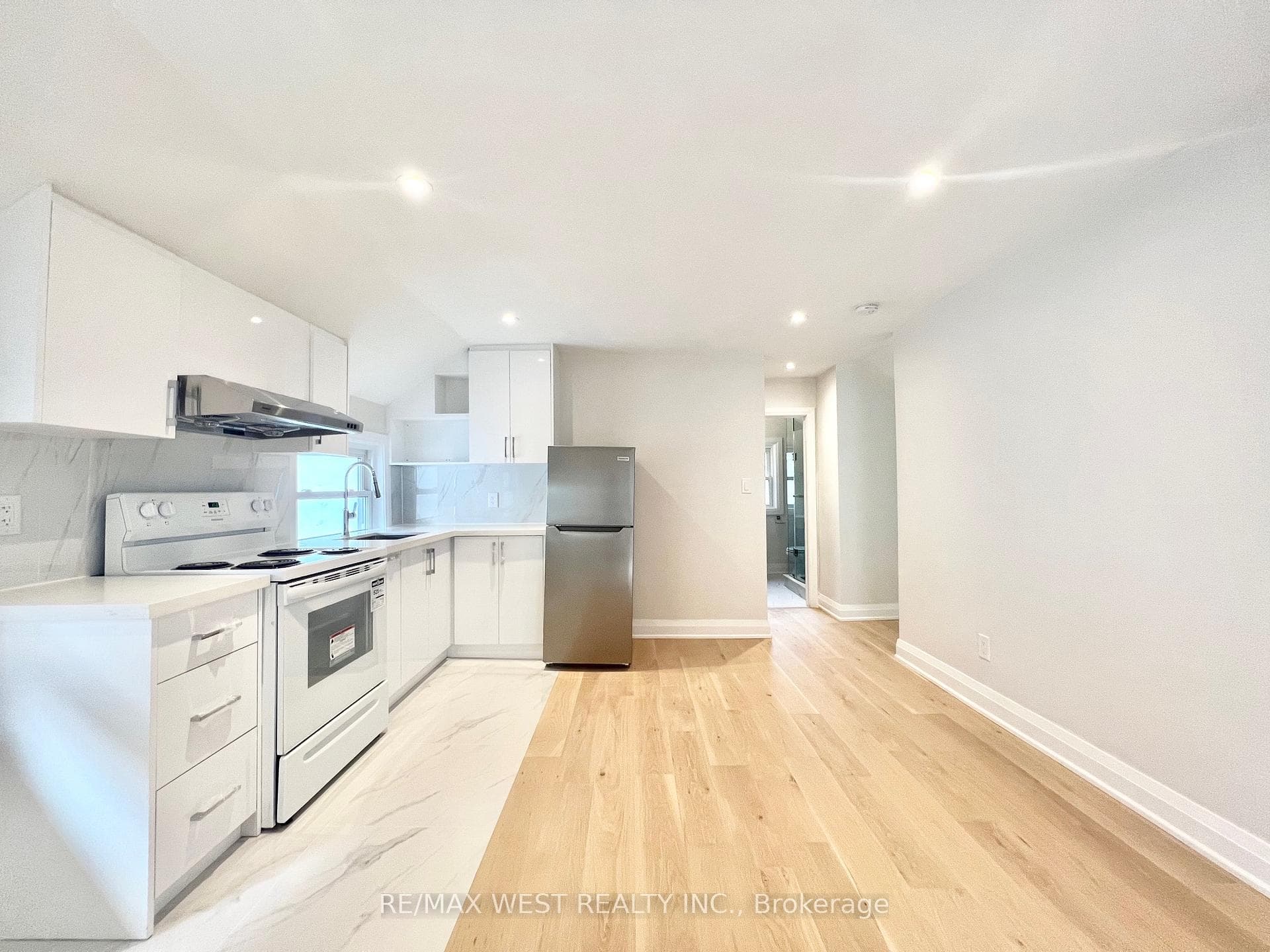 4 Sutherland Avenue Unit 2nd Flr, Danforth / East York, ON M4C 1R8 - Photo 1