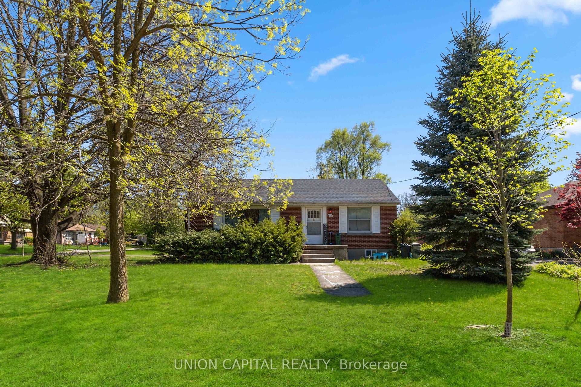 751 Leroy Avenue, London East
