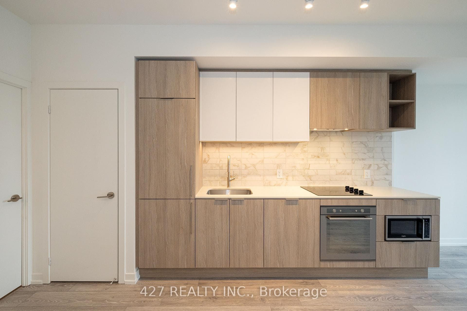 2020 Bathrust Street Unit 1119, Forest Hill / Deer Park, ON M5P 0A6 - Photo 1