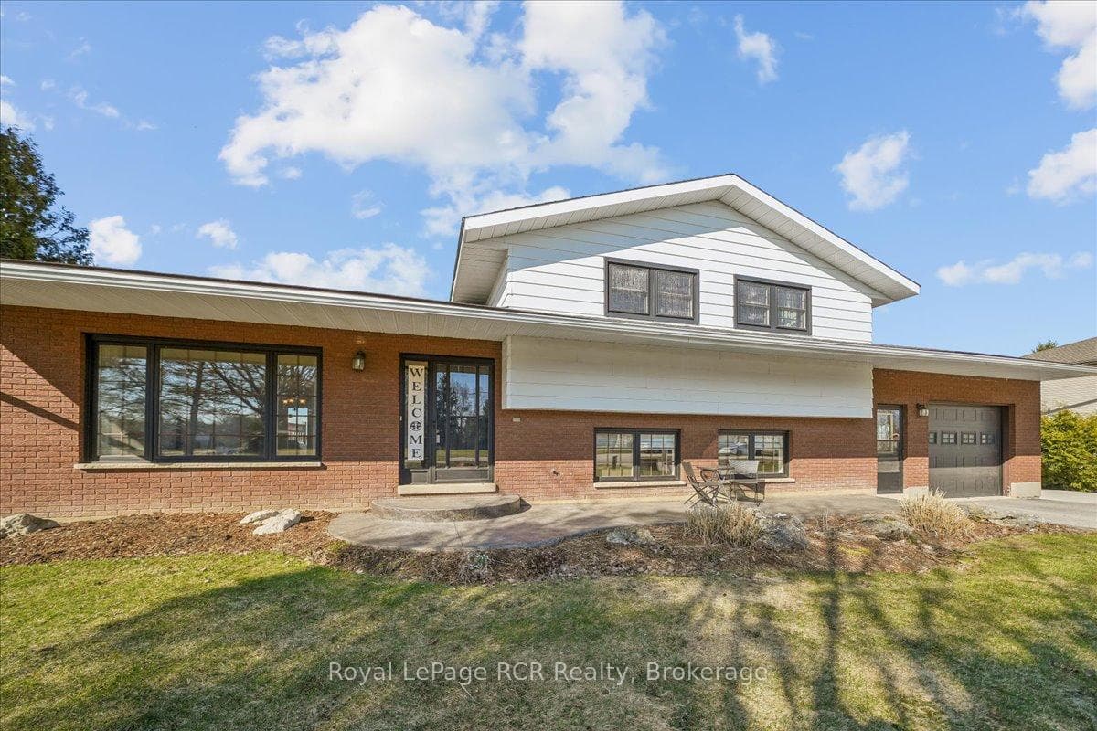 883 30th Street, Georgian Bluffs, ON N4K 6V5 - Photo 1