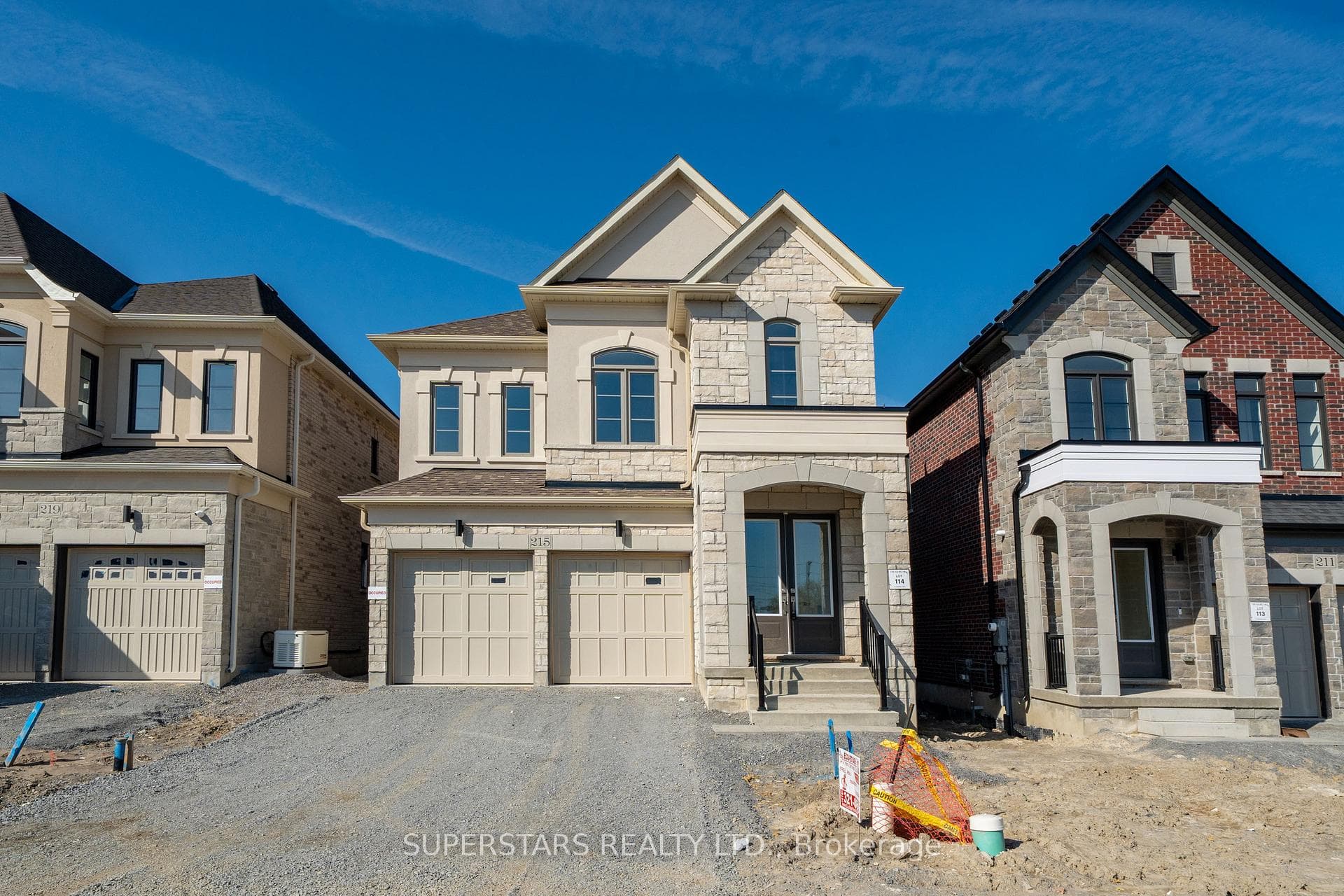 215 Archerhill Circle, Aurora, ON L4G 4E2 - Photo 1
