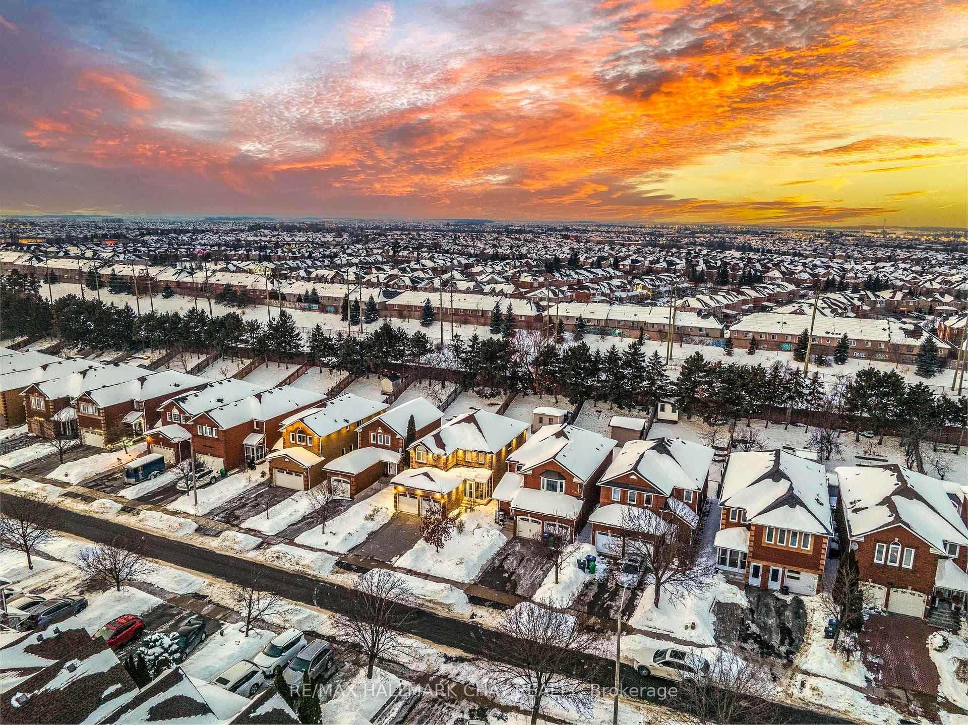 72 Ravenscliffe Court, Brampton, ON L6X 4N9 - Photo 1