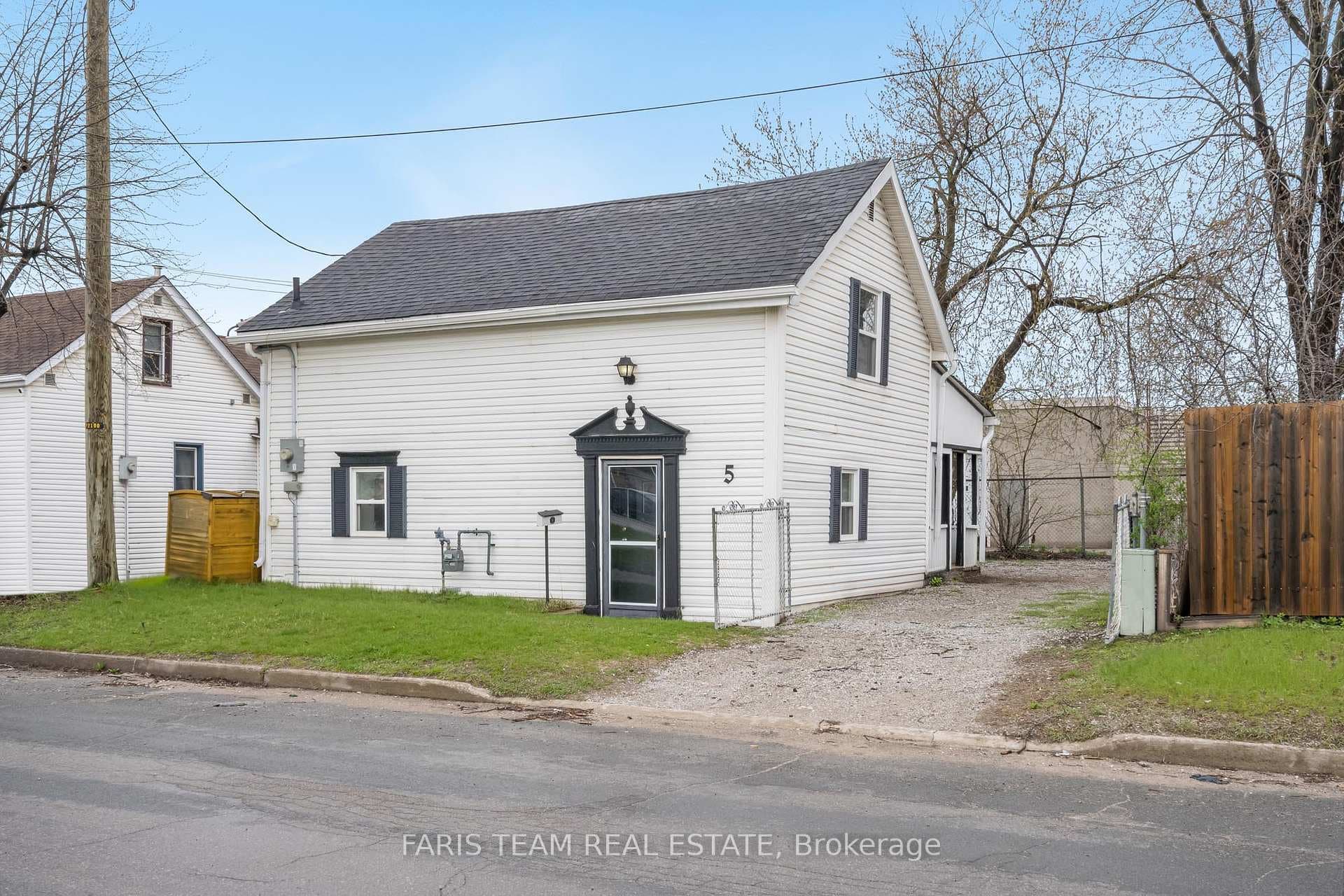 5 Robert Street, Barrie