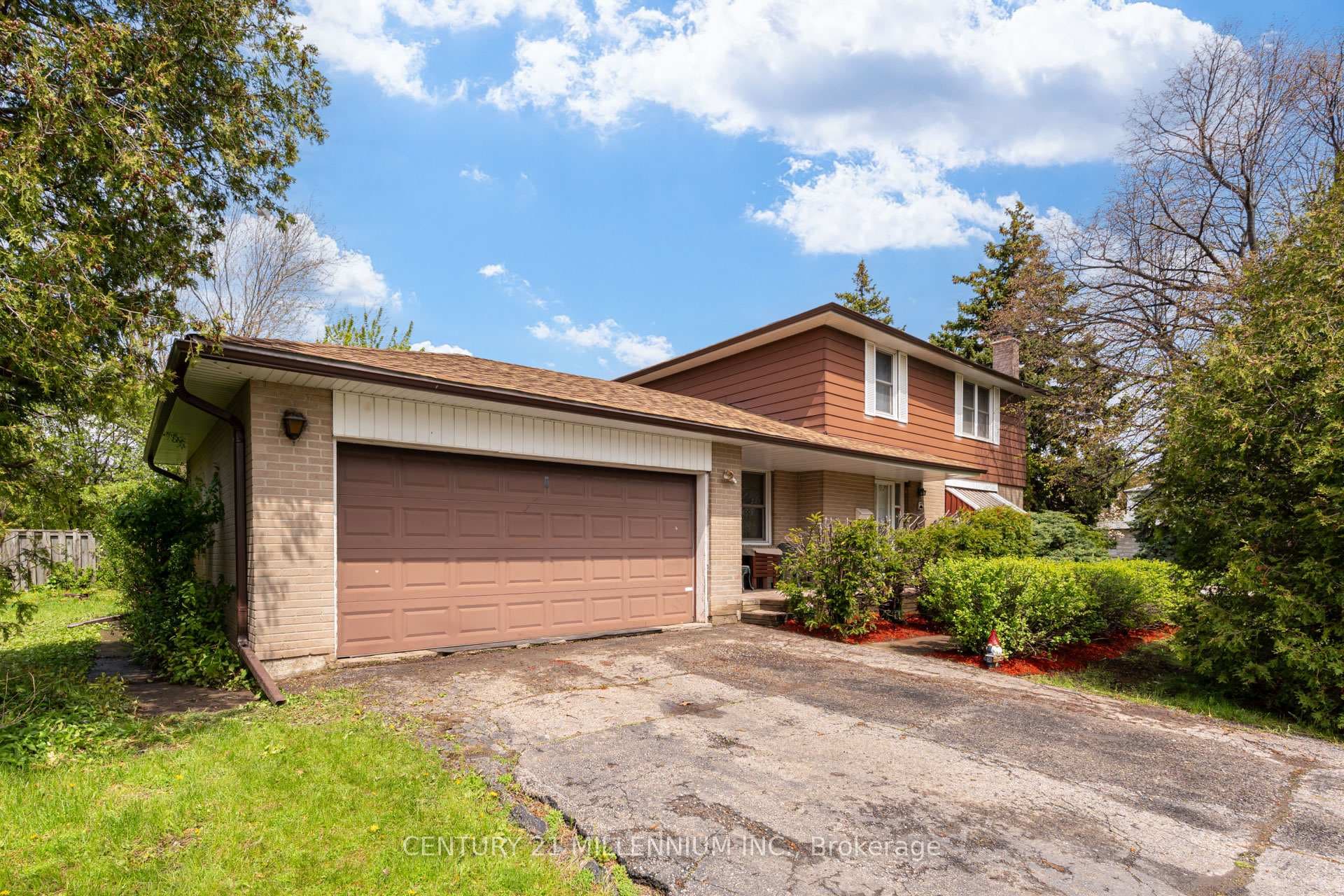 2 Durham Crescent, Brampton, ON L6T 2X6 - Photo 1