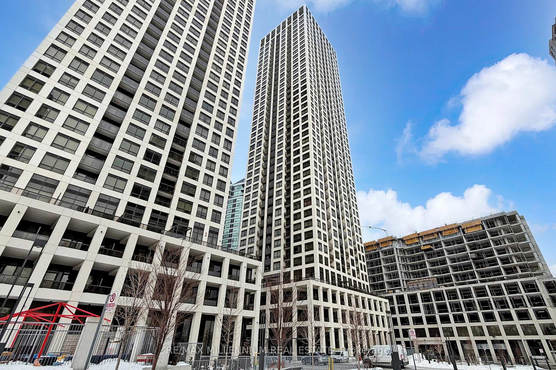30 Elm Drive Unit 2202, Mississauga, ON L5B 0N6 - Photo 1