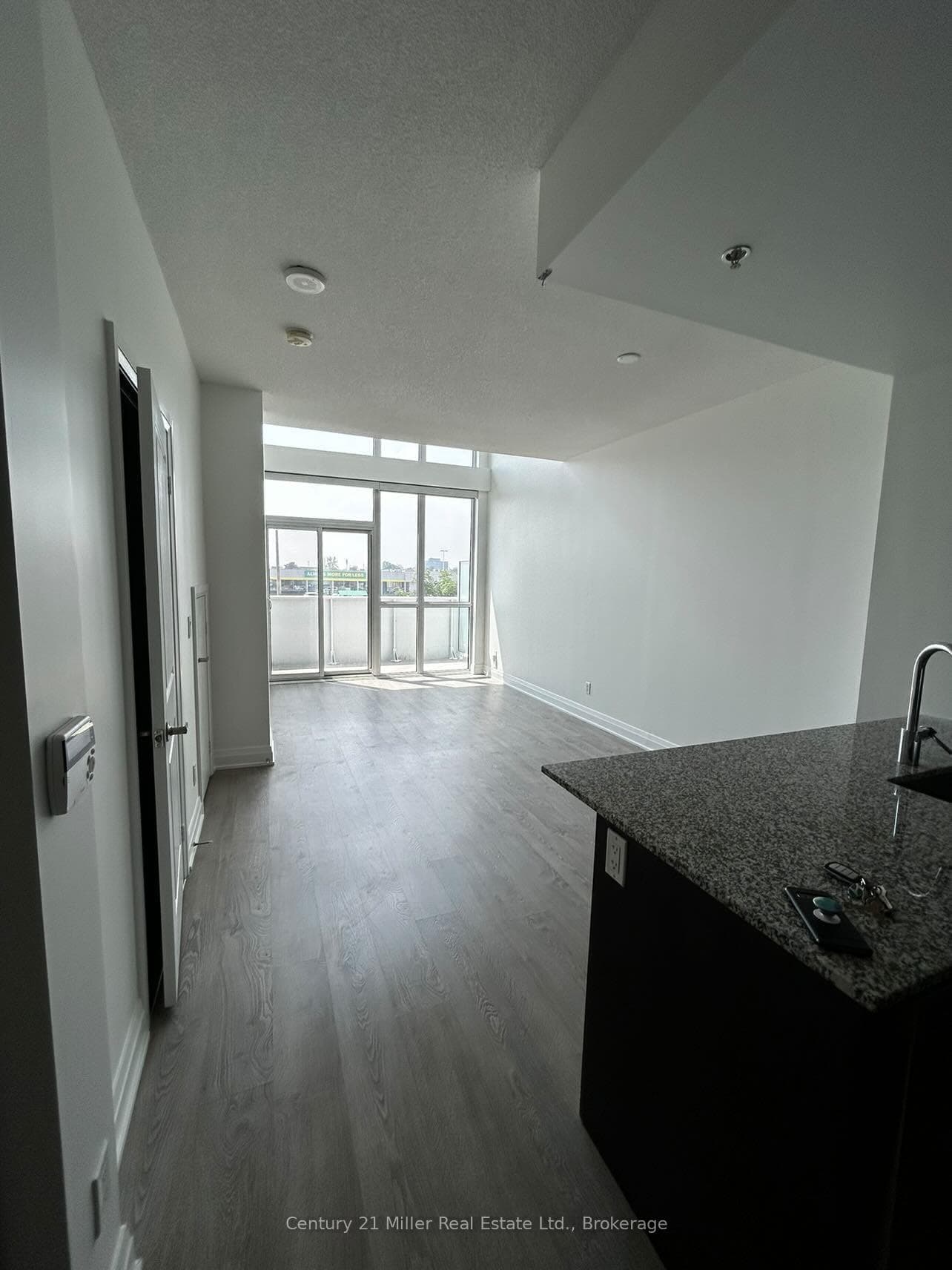 55 Speers Road Unit 216, Oakville, ON L6K 0H5 - Photo 1