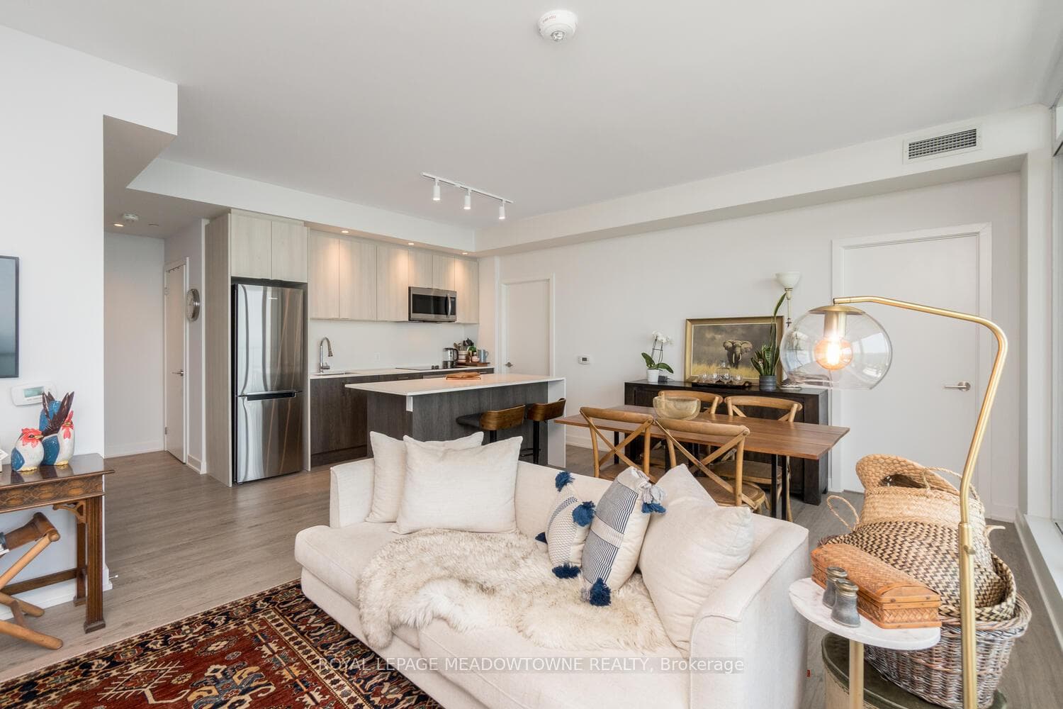 1926 Lake Shore Boulevard Unit 2307, High Park / Junction / Roncesvalles, ON M6S 1A1 - Photo 1