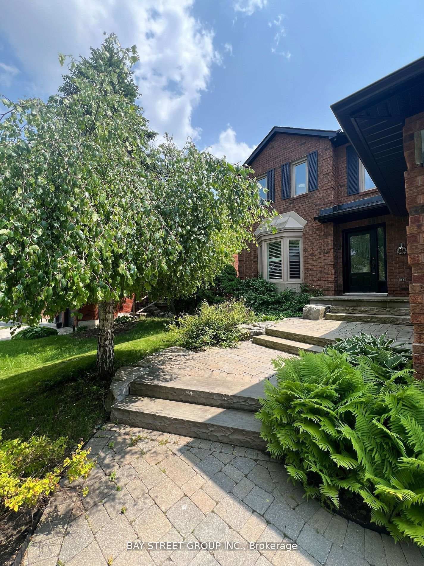 9 Chadburn Crescent, Aurora, ON L4G 4T4 - Photo 1