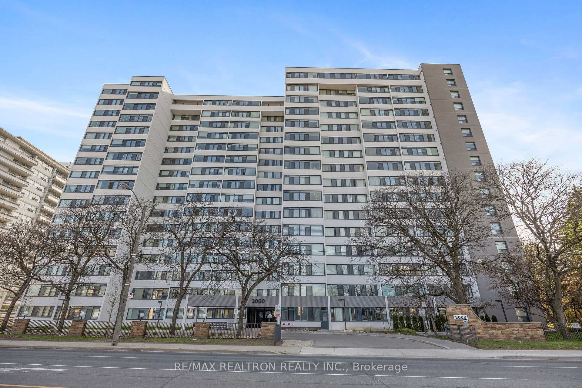 3000 Bathurst Street Unit 110, Lawrence Park / Bedford Park, ON M6B 3B4 - Photo 1
