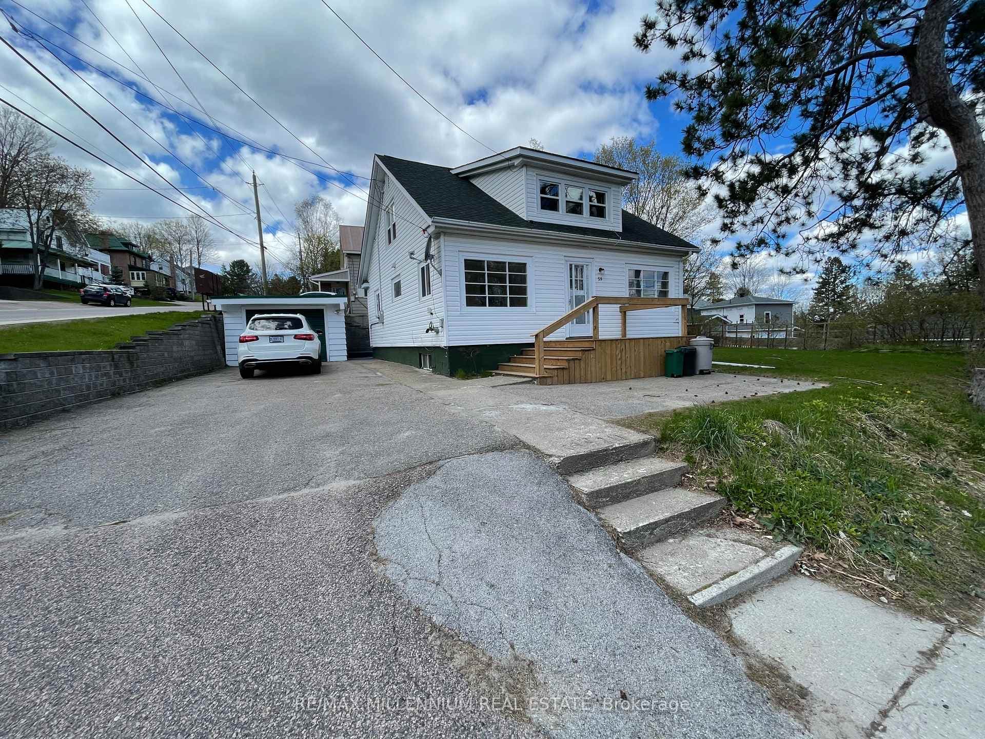 59 West Street, Huntsville, ON P1H 2M8 - Photo 1