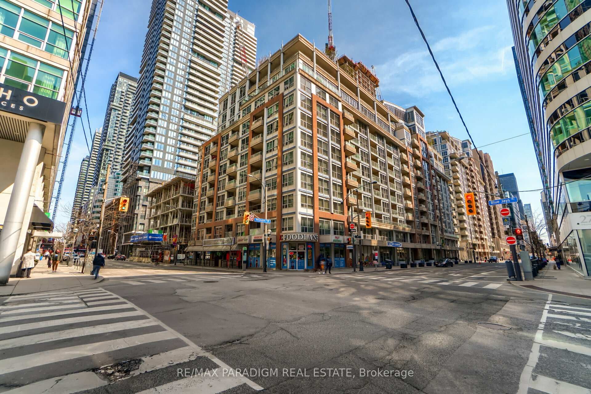 270 Wellington Street Unit 213, Toronto C01