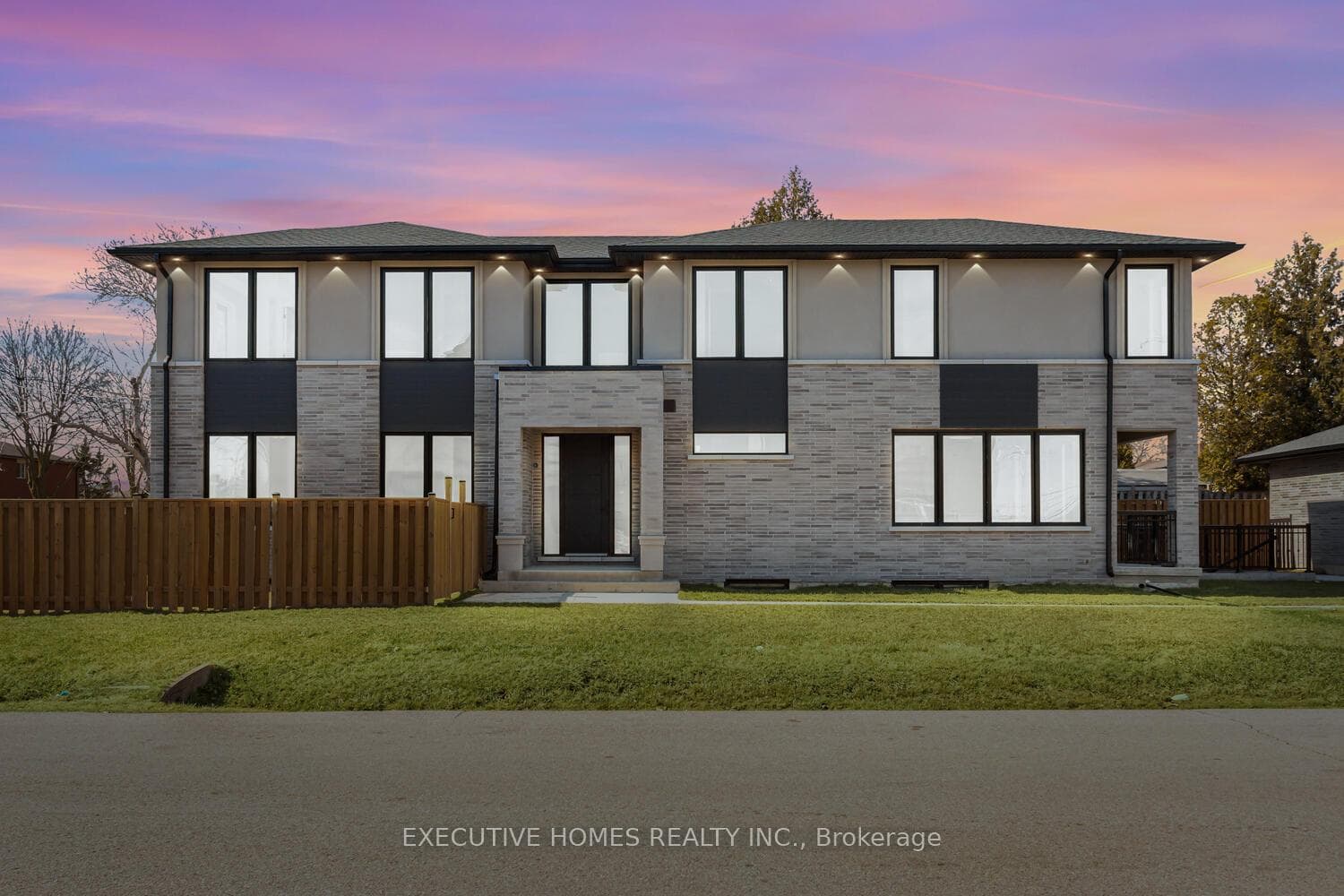 797 First Street, Mississauga, ON L5E 1A3 - Photo 1