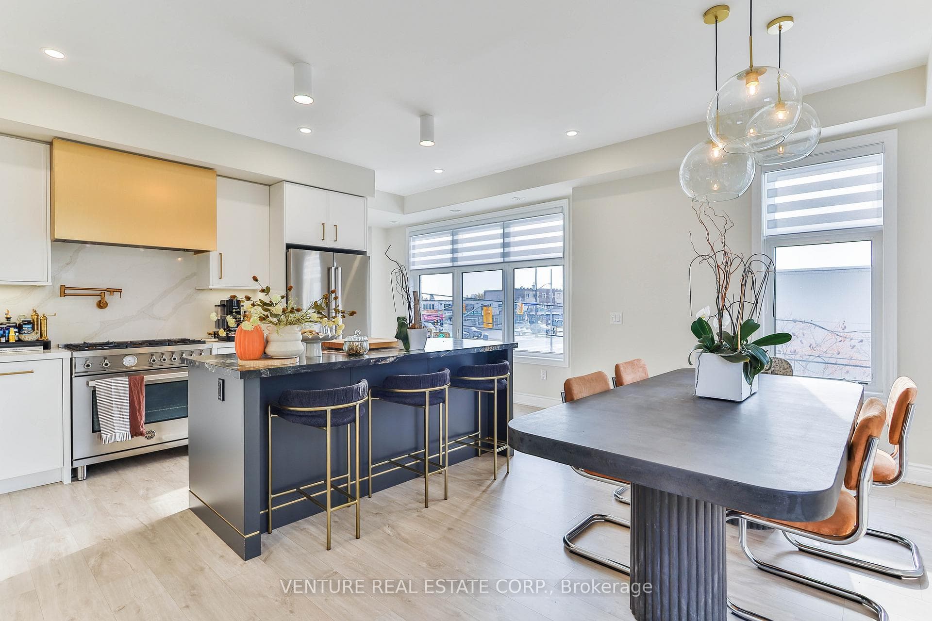 3002 Islington Avenue, Downsview / Black Creek, ON M9L 0A6 - Photo 1