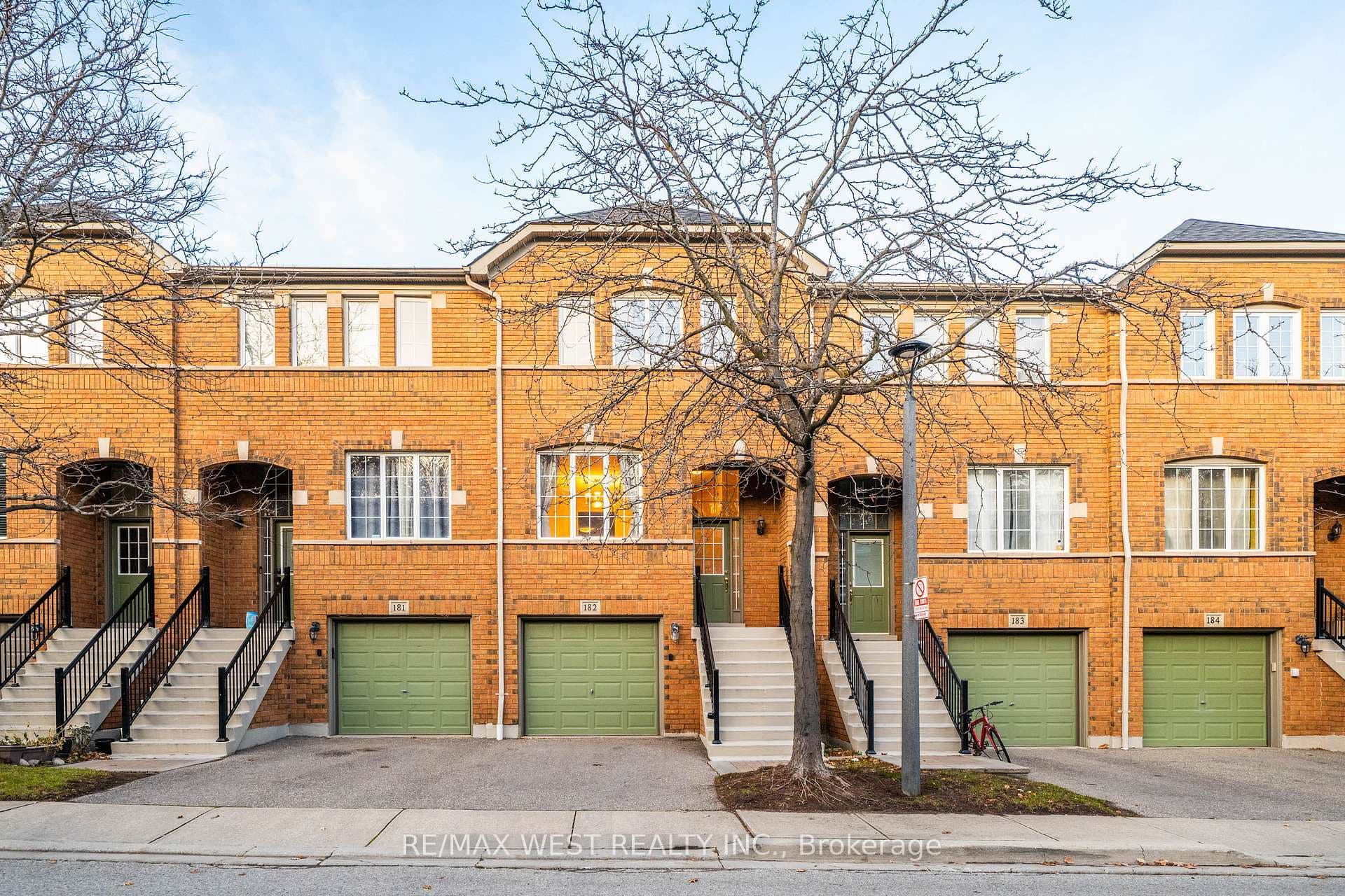 5530 Glen Erin Drive Unit 182, Mississauga, ON L5M 6E8 - Photo 1
