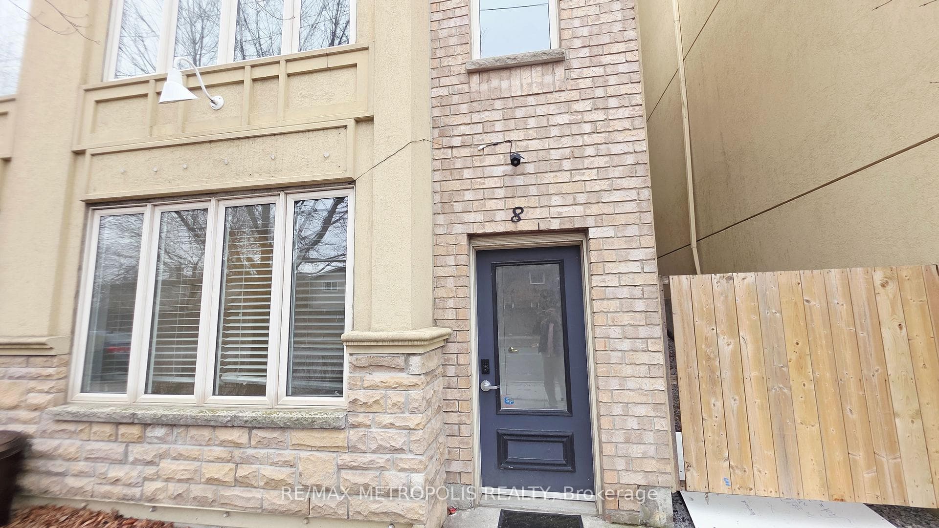 1250 St. Martins Drive Unit 8, Pickering, ON L1W 0A2 - Photo 1