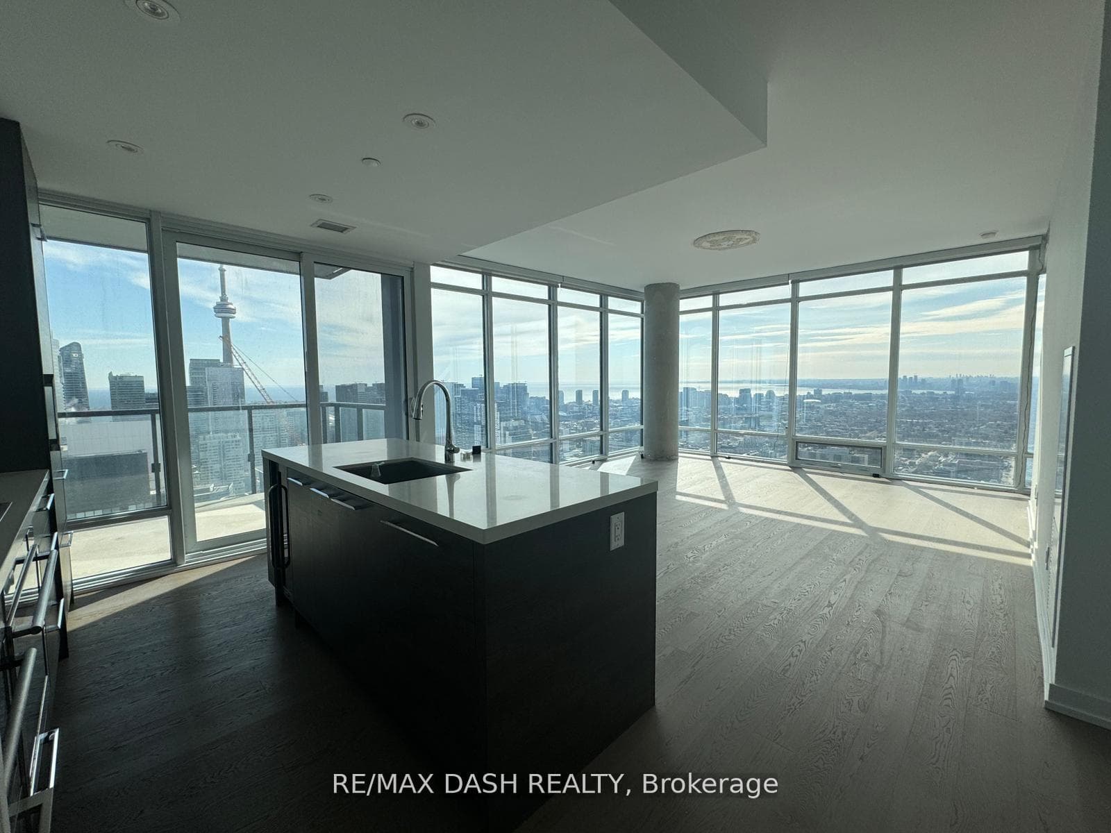 488 University Avenue Unit 4110, Toronto C01