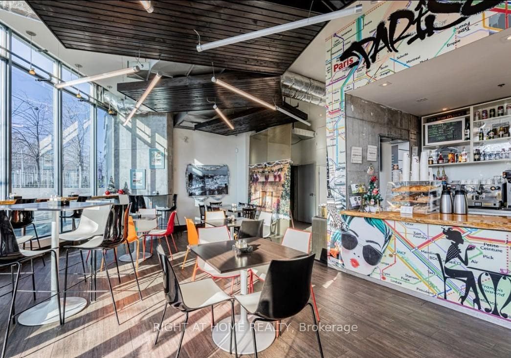 215 Fort York Boulevard, Downtown Toronto / Waterfront, ON M5V 4A2 - Photo 1