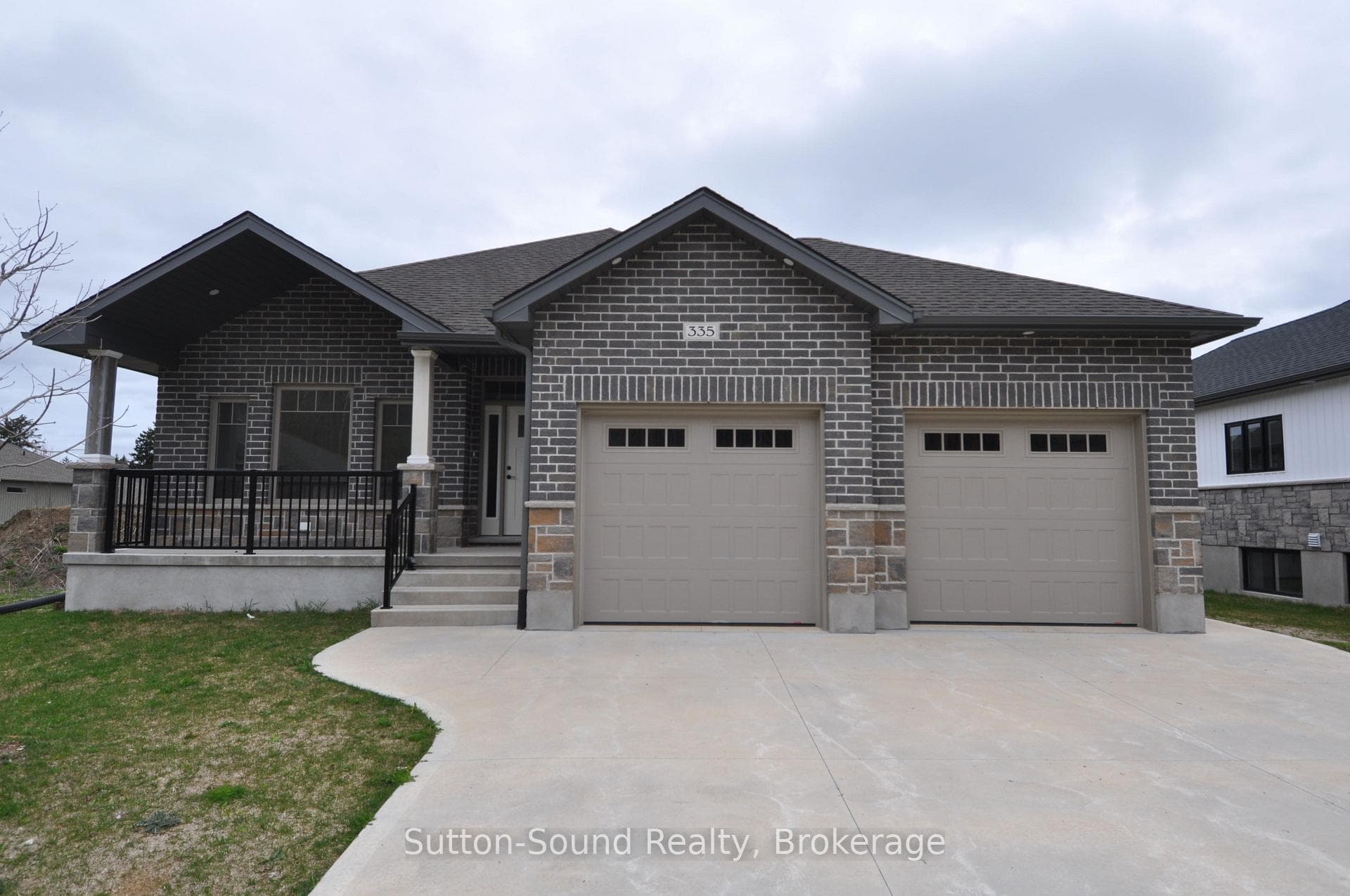 335 6th Avenue, Owen Sound, ON N4K 0E4 - Photo 1