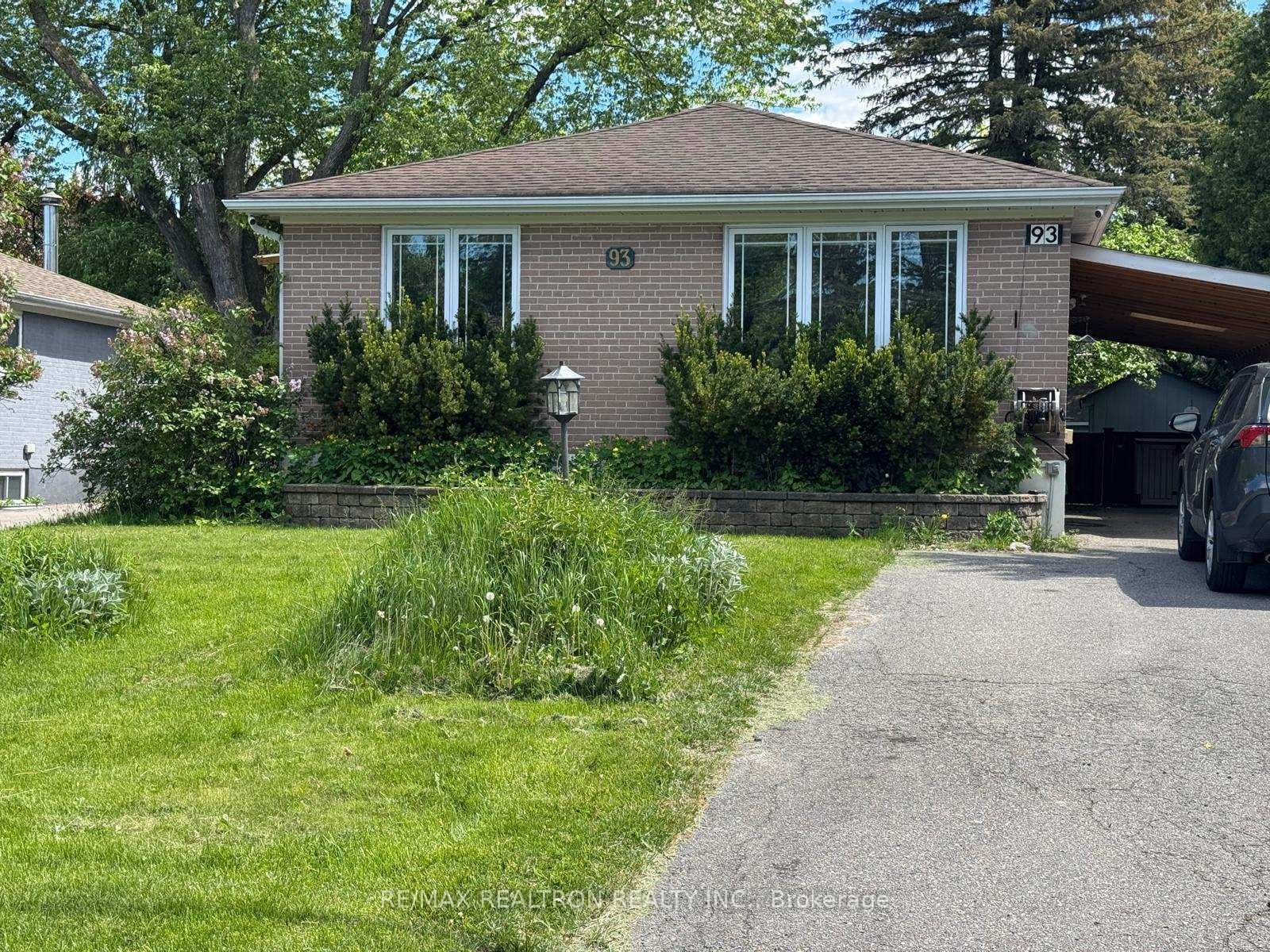 93 Aurora Heights Drive, Aurora, ON L4G 2X1 - Photo 1