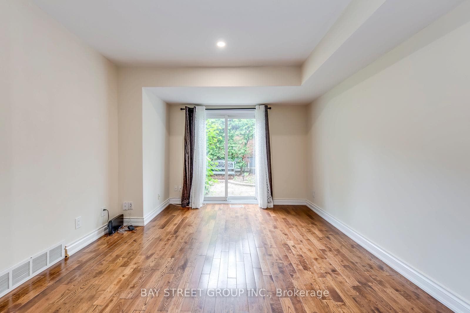 4351 Dublin Crescent, Burlington, ON L7L 2S4 - Photo 1