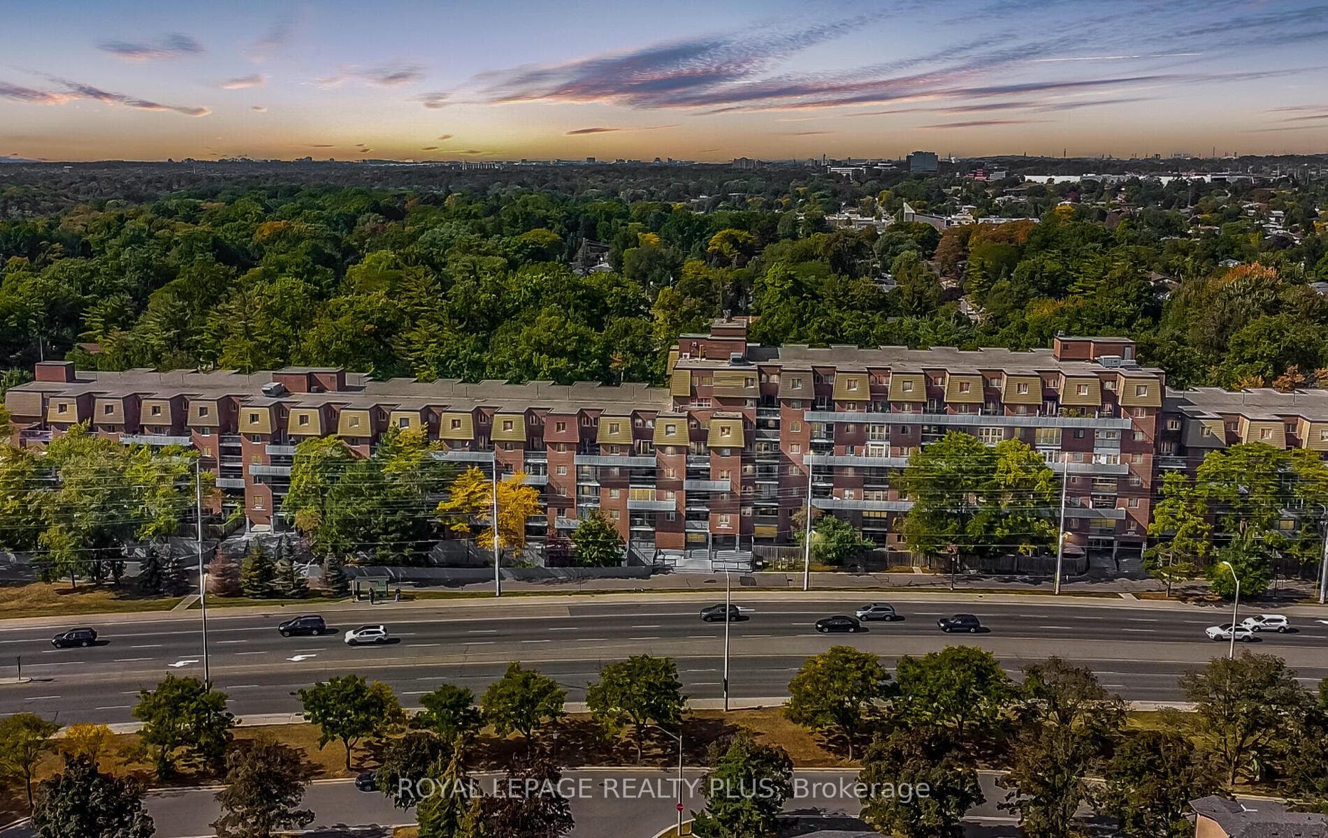 3025 The Credit Woodlands N/A Unit 301, Mississauga, ON L5C 2V3 - Photo 1