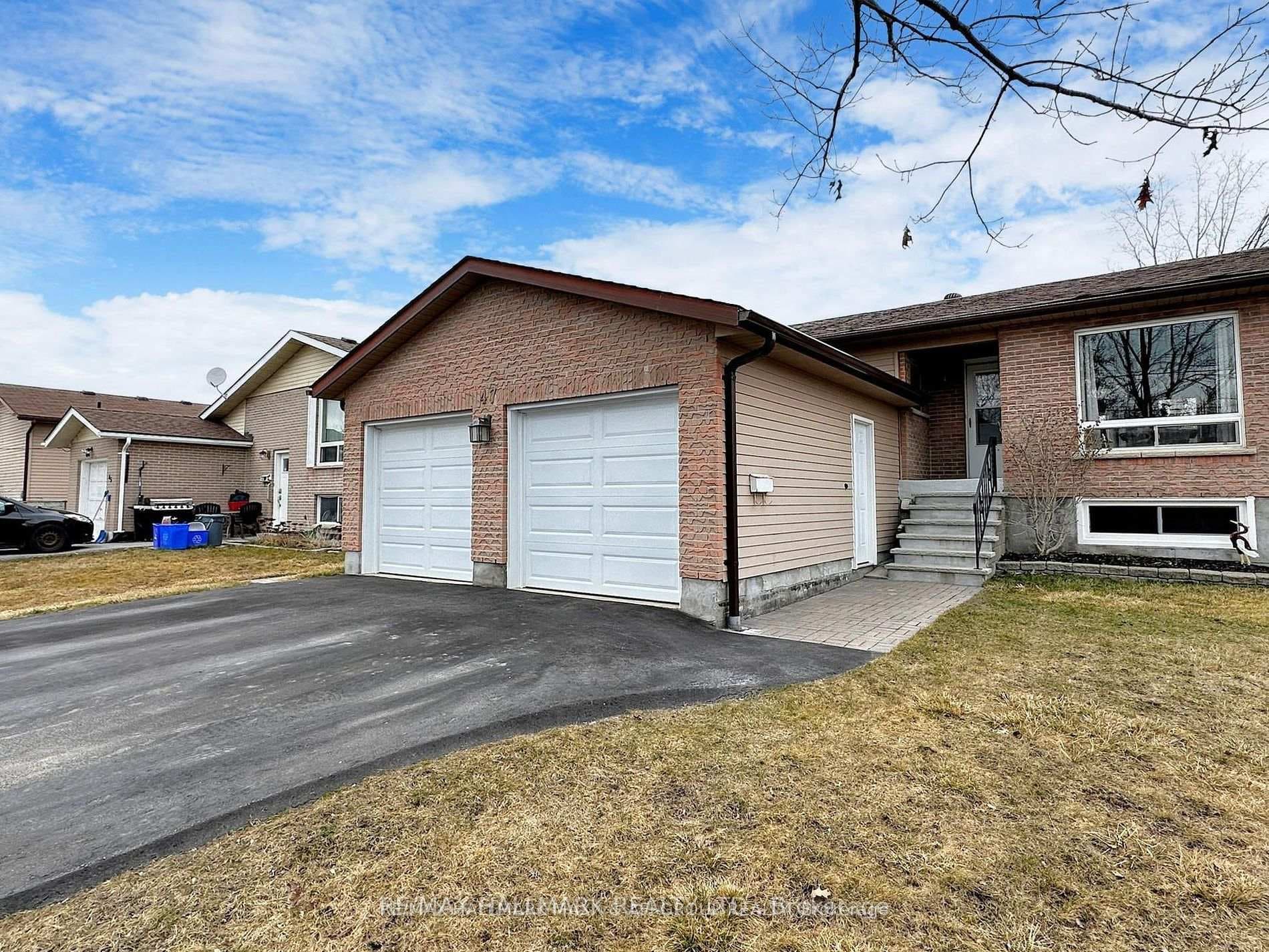 47 Metro Road Unit Lower, Georgina, ON L4P 3J5 - Photo 1