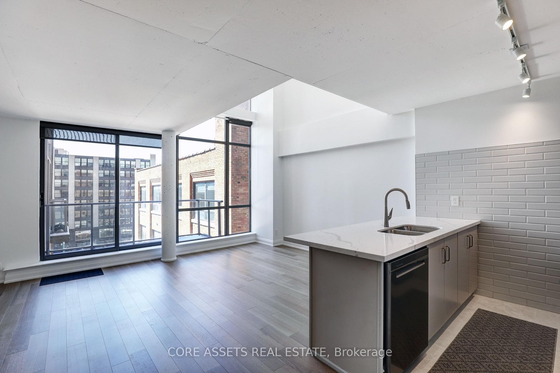 36 Charlotte Street Unit 701, Downtown Toronto / Waterfront, ON M5V 3P7 - Photo 1