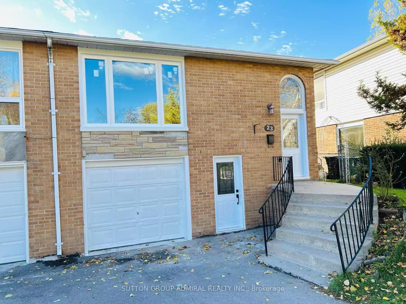 23 Hildenboro Square, Scarborough Village / Eglinton East, ON M1W 1Y2 - Photo 1