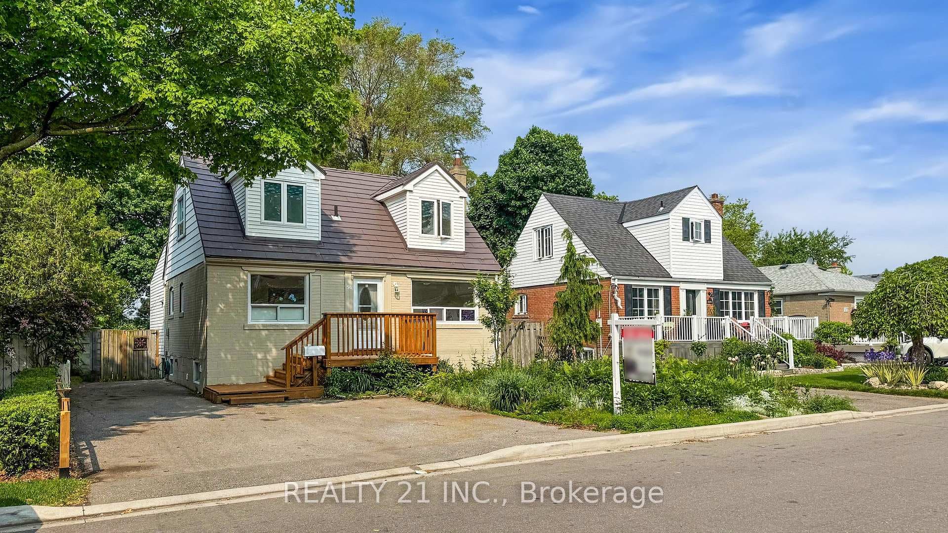 98 Natal Avenue, Birch Cliff / Cliffside