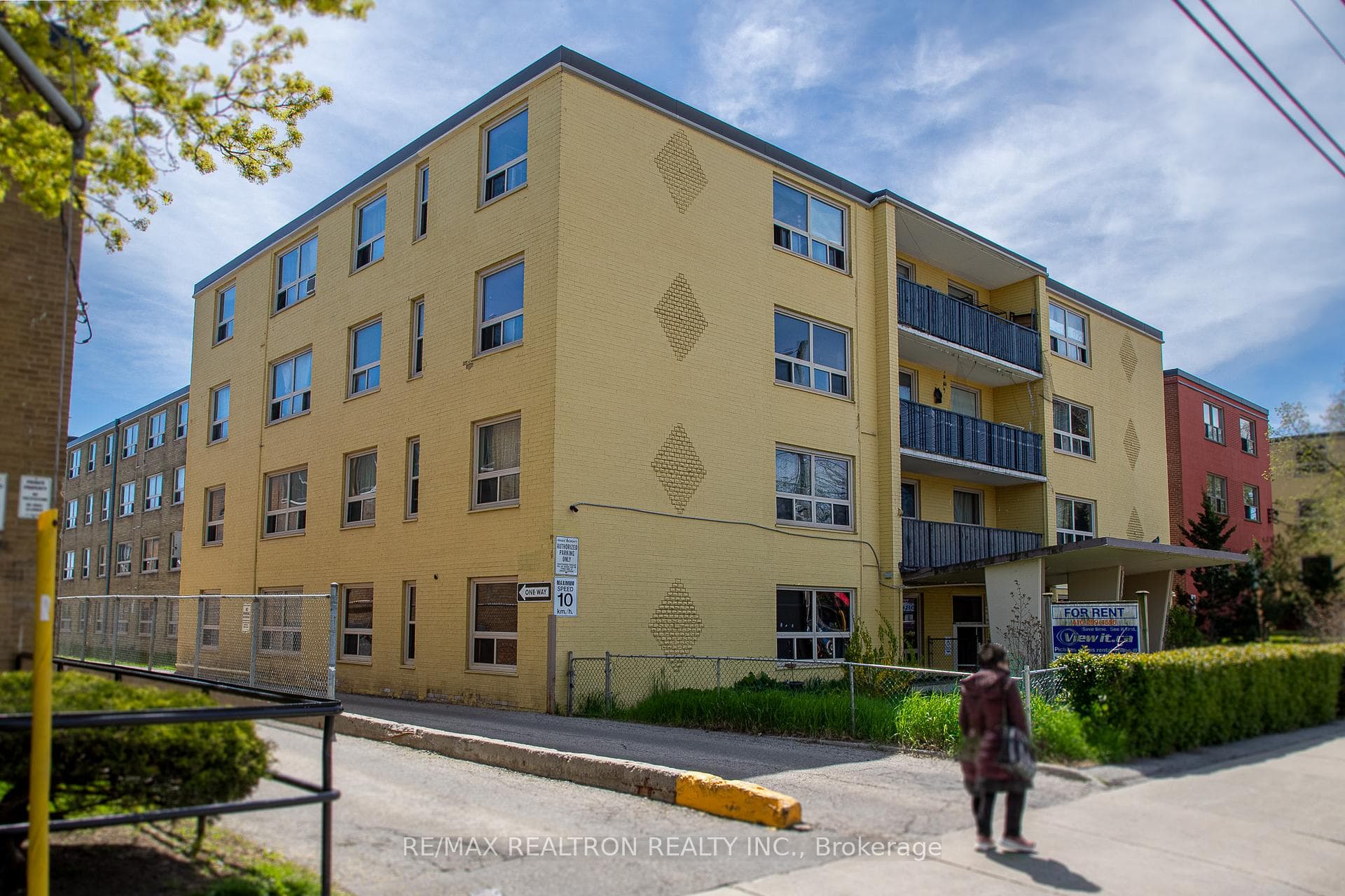2355 Lake Shore Boulevard Unit 223, Liberty Village / Parkdale / South Parkdale, ON M8V 1C1 - Photo 1