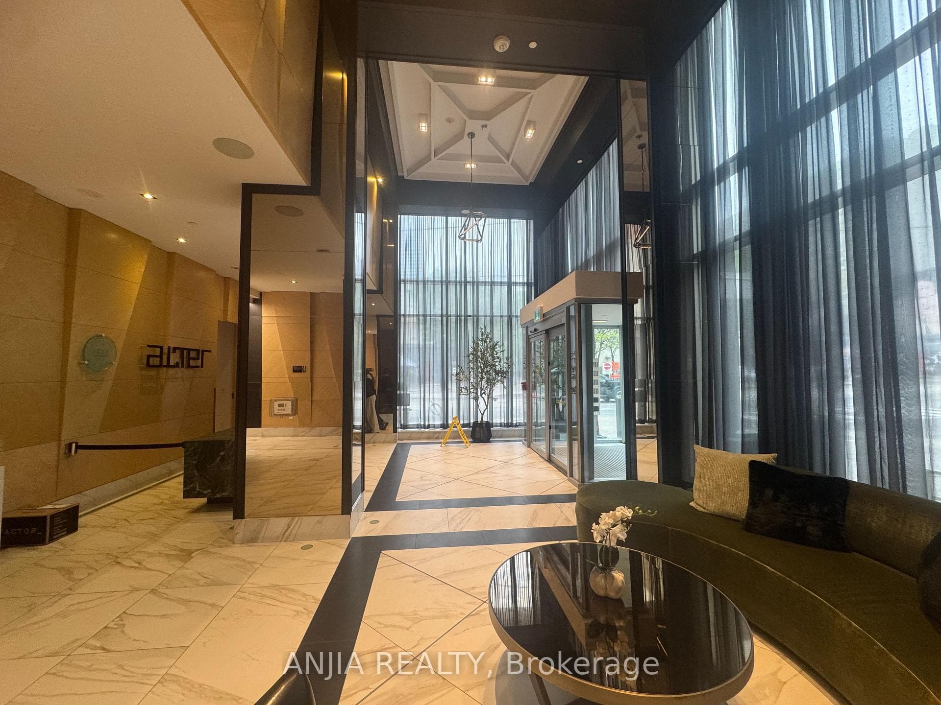 89 Mcgill Street Unit 2006, Regent Park / Cabbagetown / St. James Town, ON M5B 1H5 - Photo 1